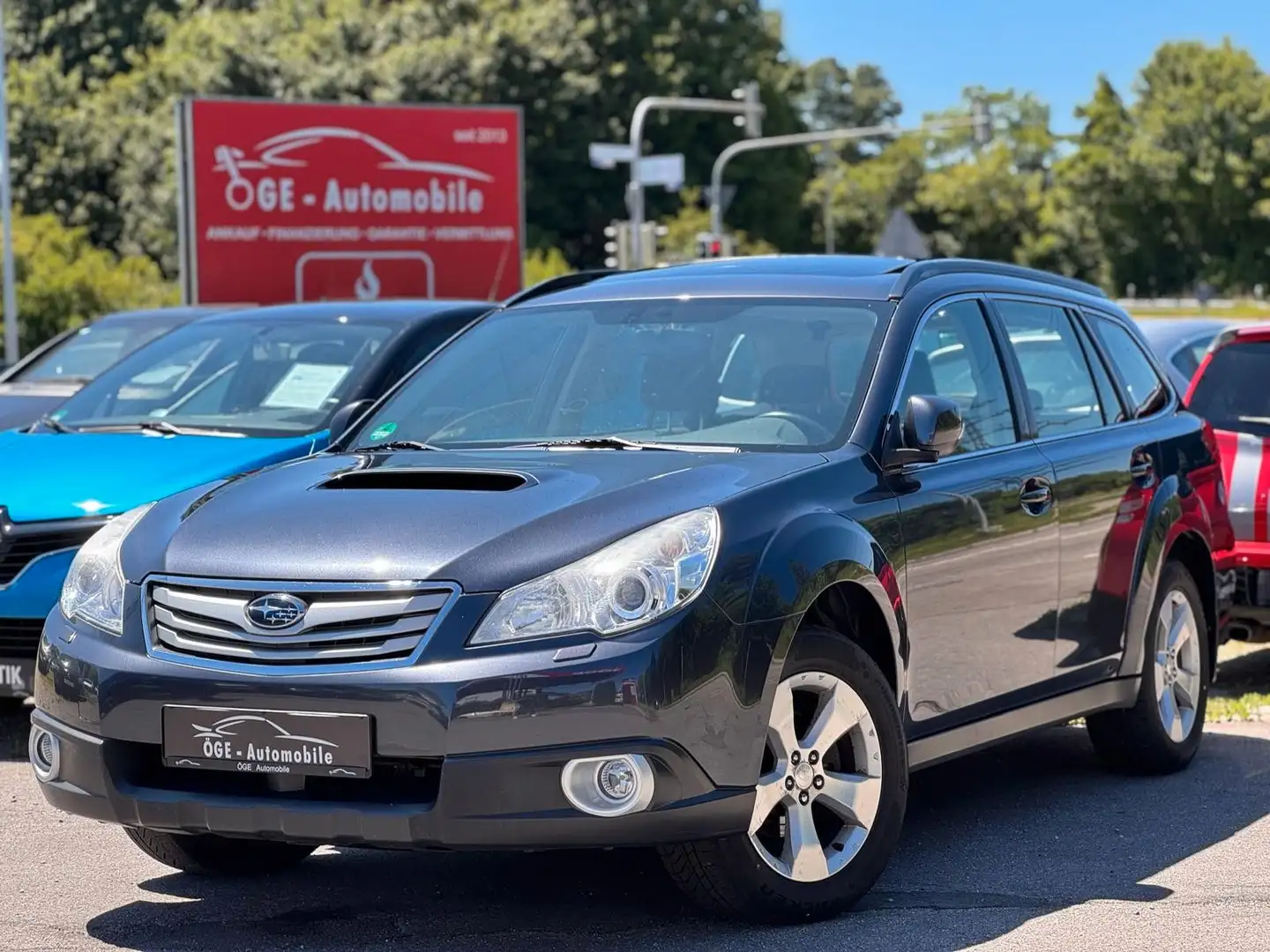 Subaru Legacy 2.0 Kombi/AWD/ Outback Active/4x4/AHK Grijs - 1