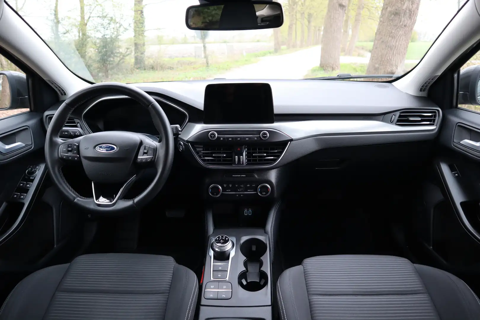 Ford Focus Wagon 1.0 EcoBoost Titanium X Business | Automaat Grijs - 2
