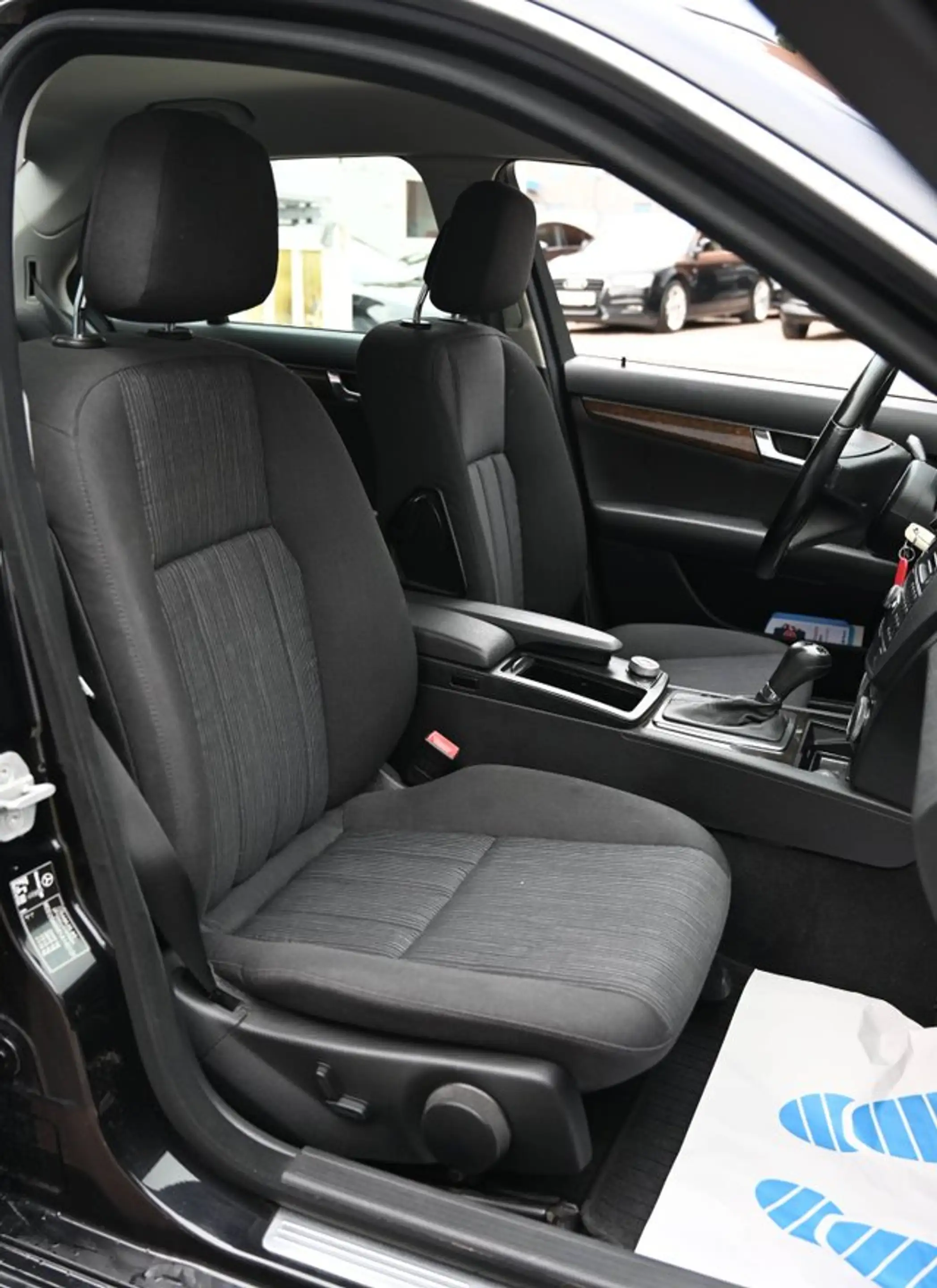 Mercedes-Benz C 220 CDI Automatik Navi*Klimaaut.*2xSHZ*PDC* — photo 11