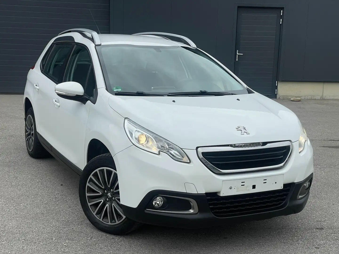 Peugeot 2008 Pure Tech 1.2 i Style,Euro 5, NAVI, Servisheft Weiß - 2