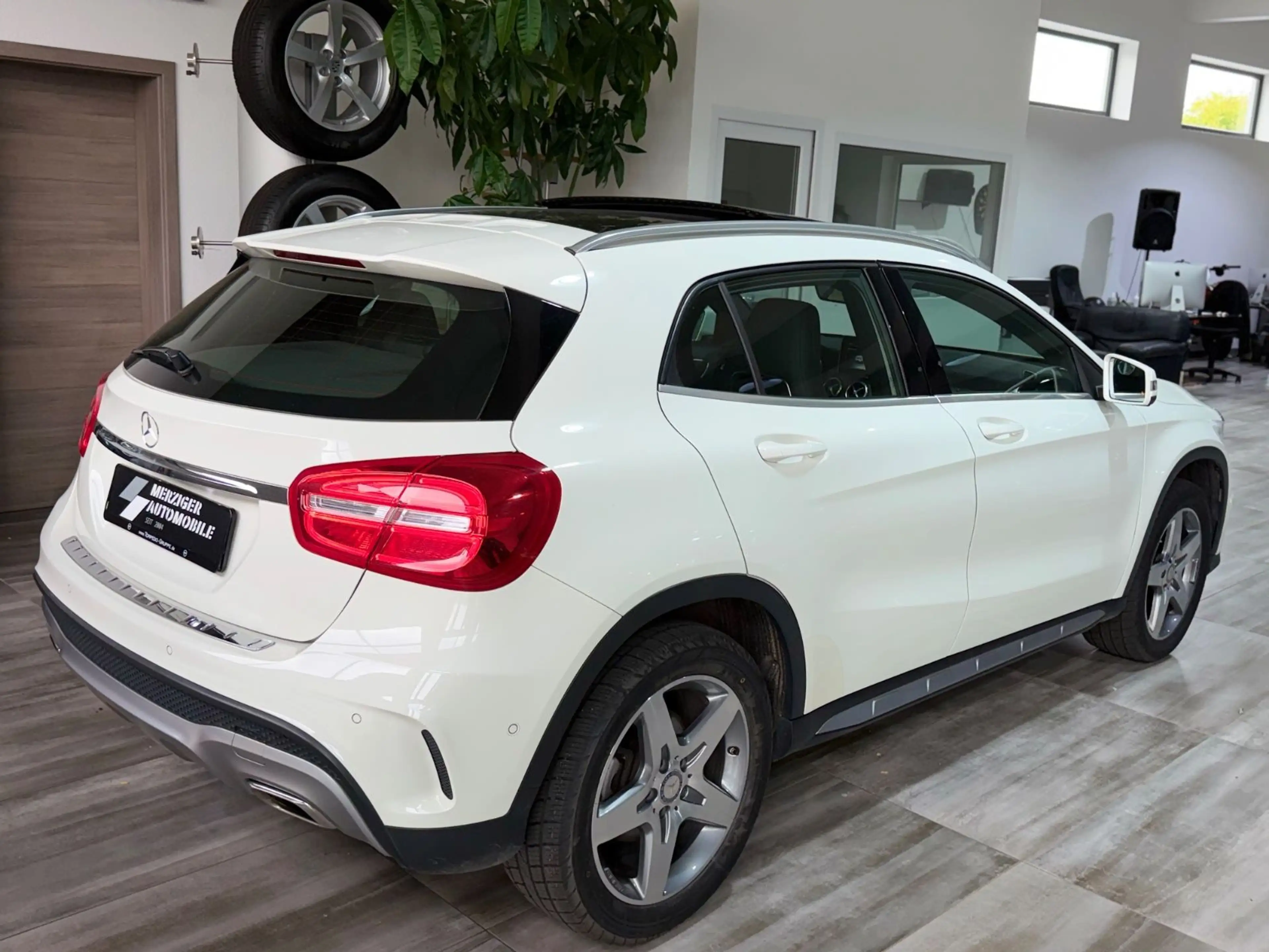 Mercedes-Benz GLA 200 CDI AMG Paket 4Matic — photo 4
