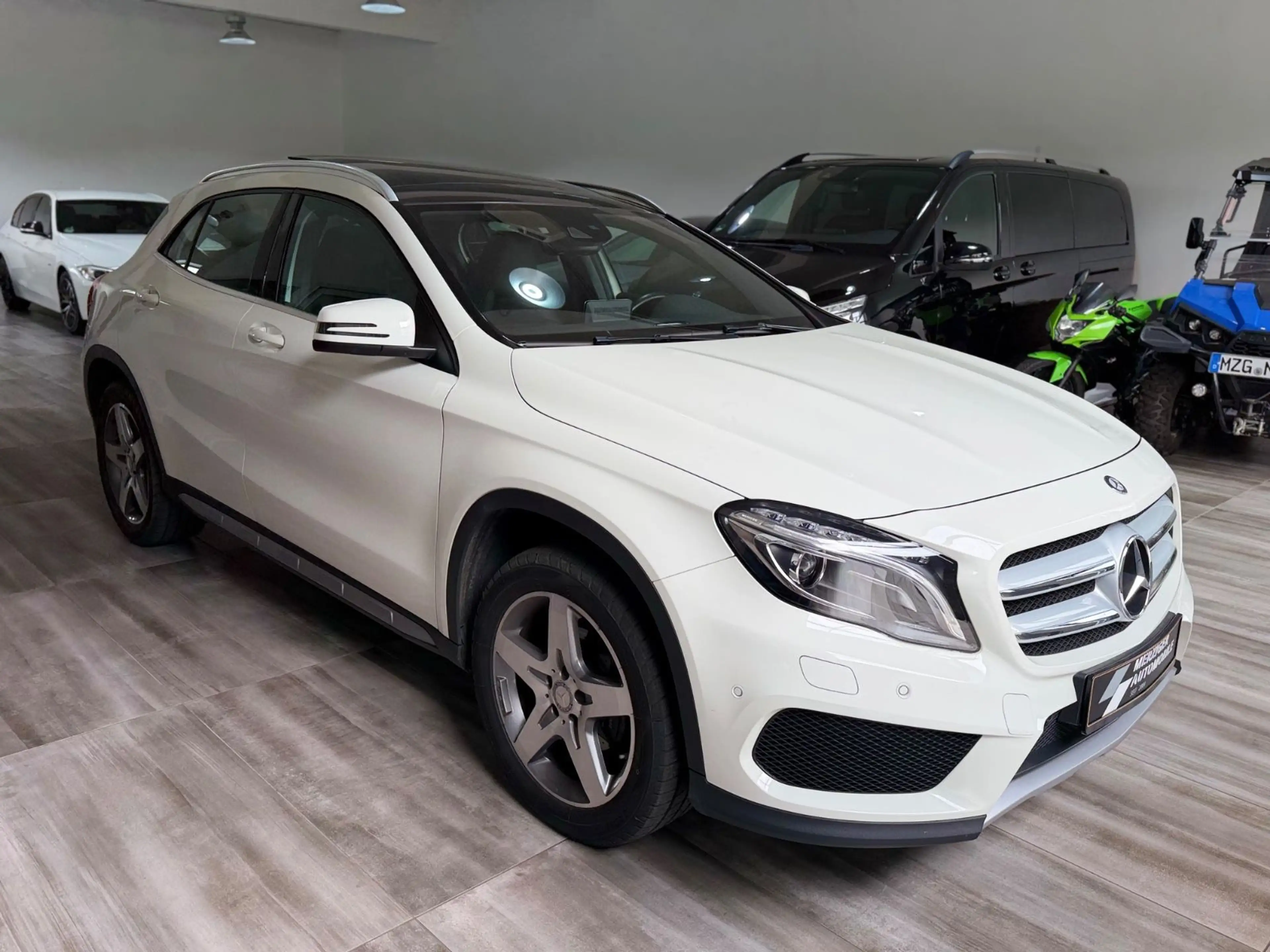 Mercedes-Benz GLA 200 CDI AMG Paket 4Matic — photo 3