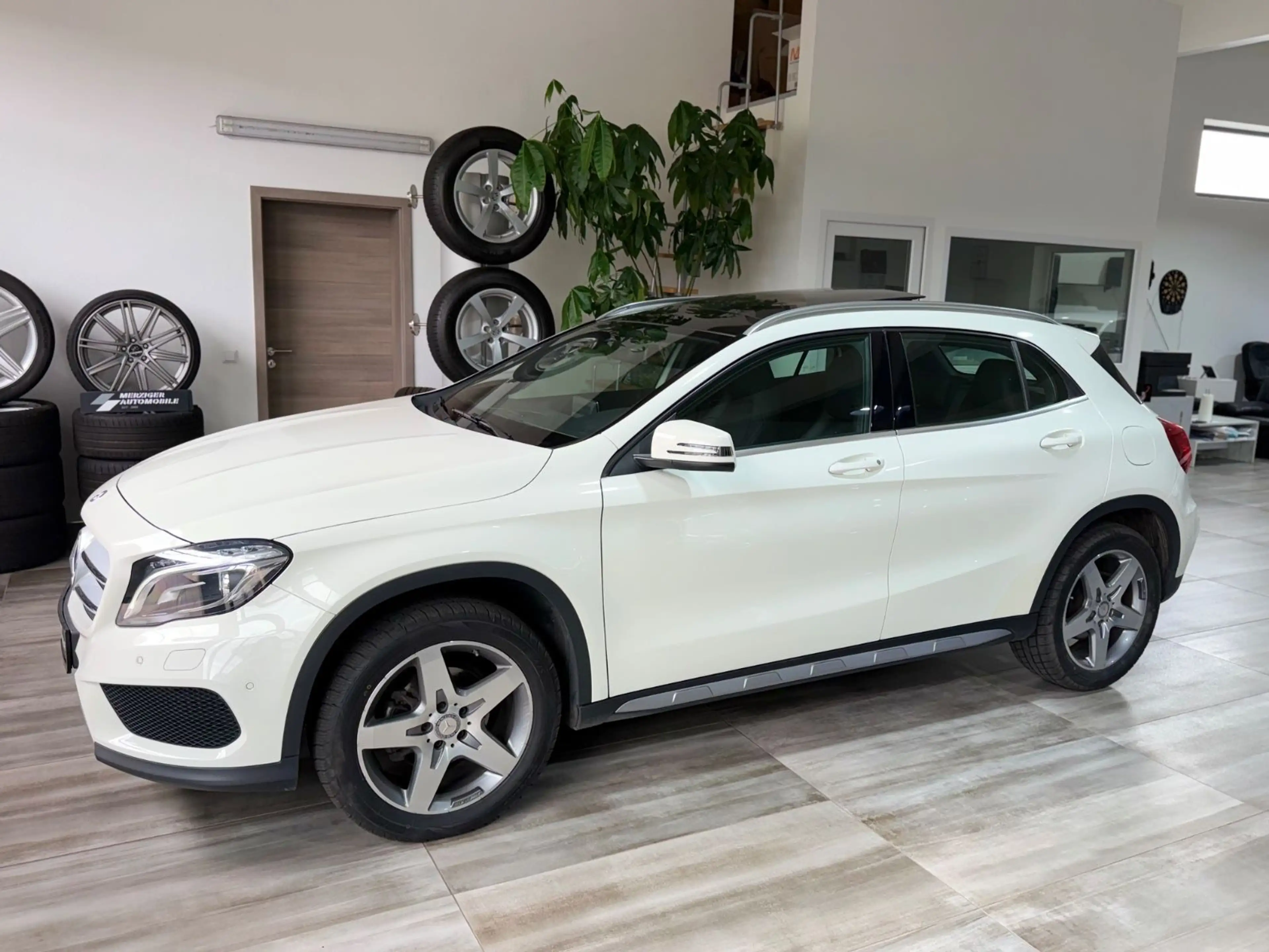 Mercedes-Benz GLA 200 CDI AMG Paket 4Matic — photo 8
