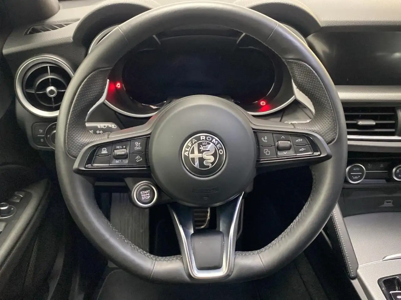 Alfa Romeo Stelvio 2024 — фото 14