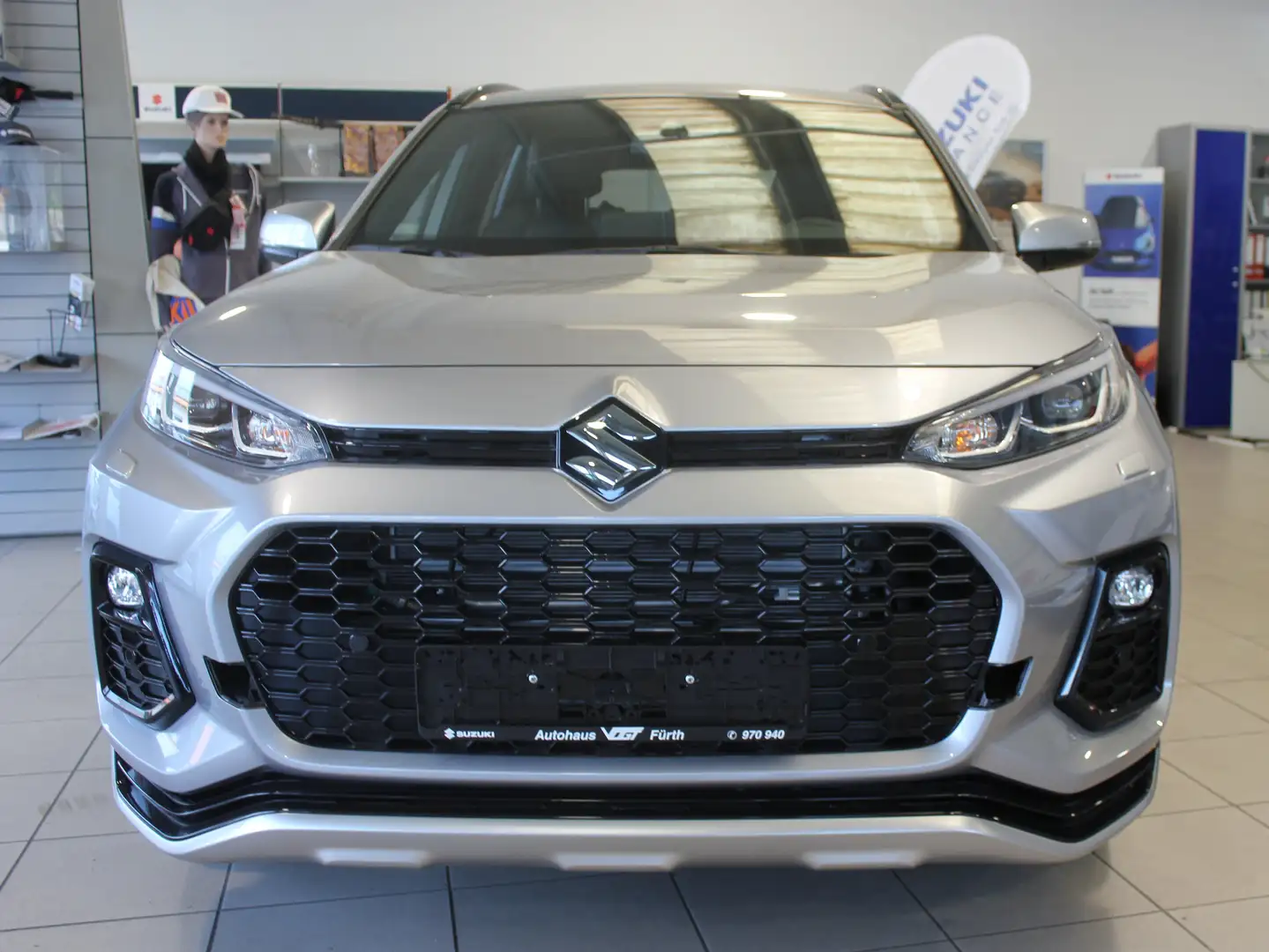 Suzuki Across PLUG-IN HYBRID Silber - 1