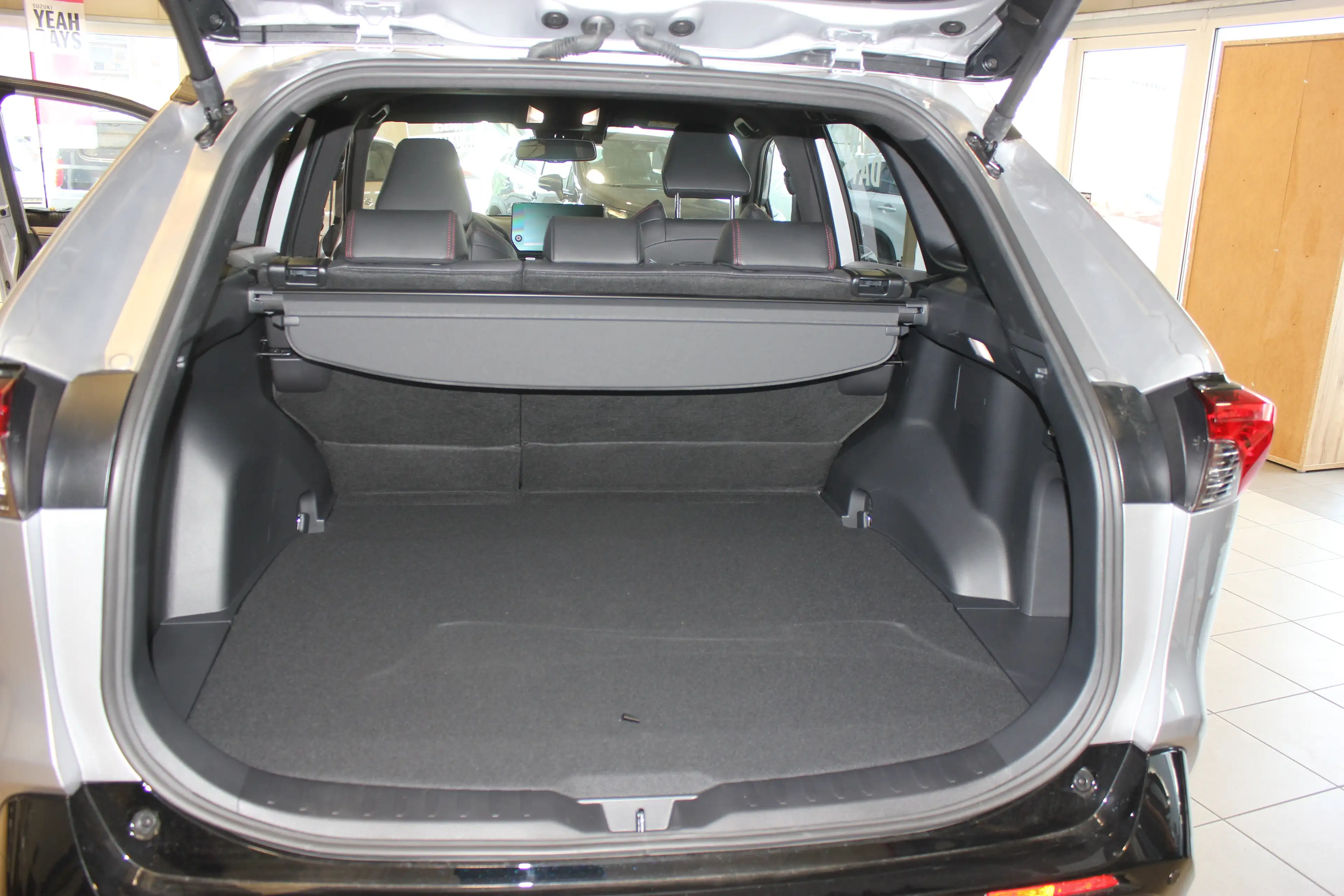 Suzuki Across PLUG-IN HYBRID — photo 14