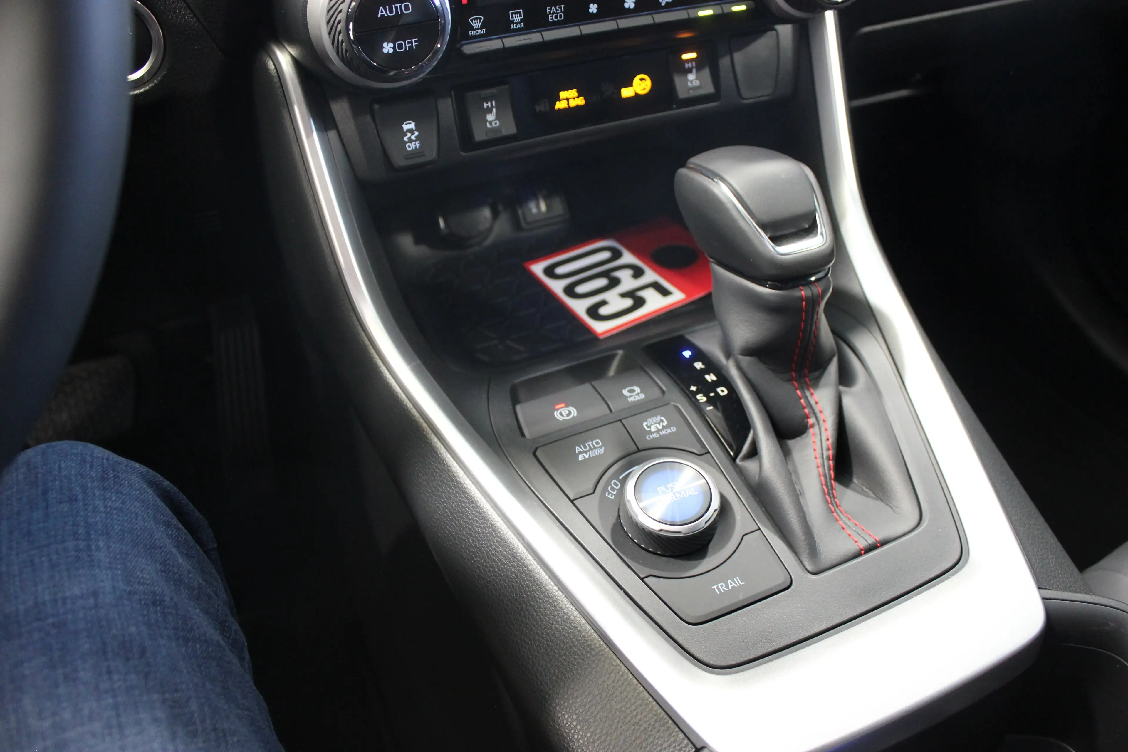 Suzuki Across PLUG-IN HYBRID — photo 12