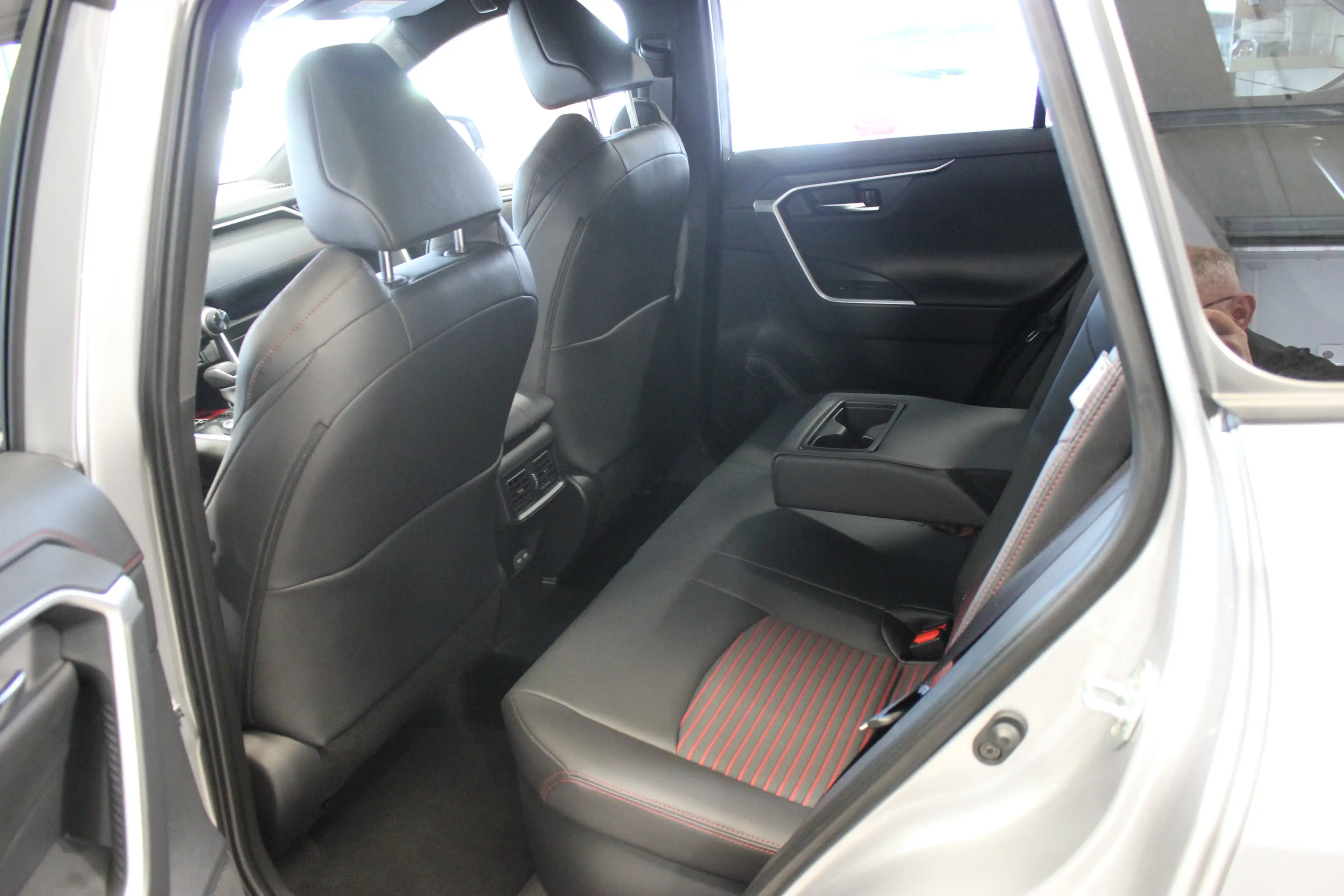 Suzuki Across PLUG-IN HYBRID — photo 13