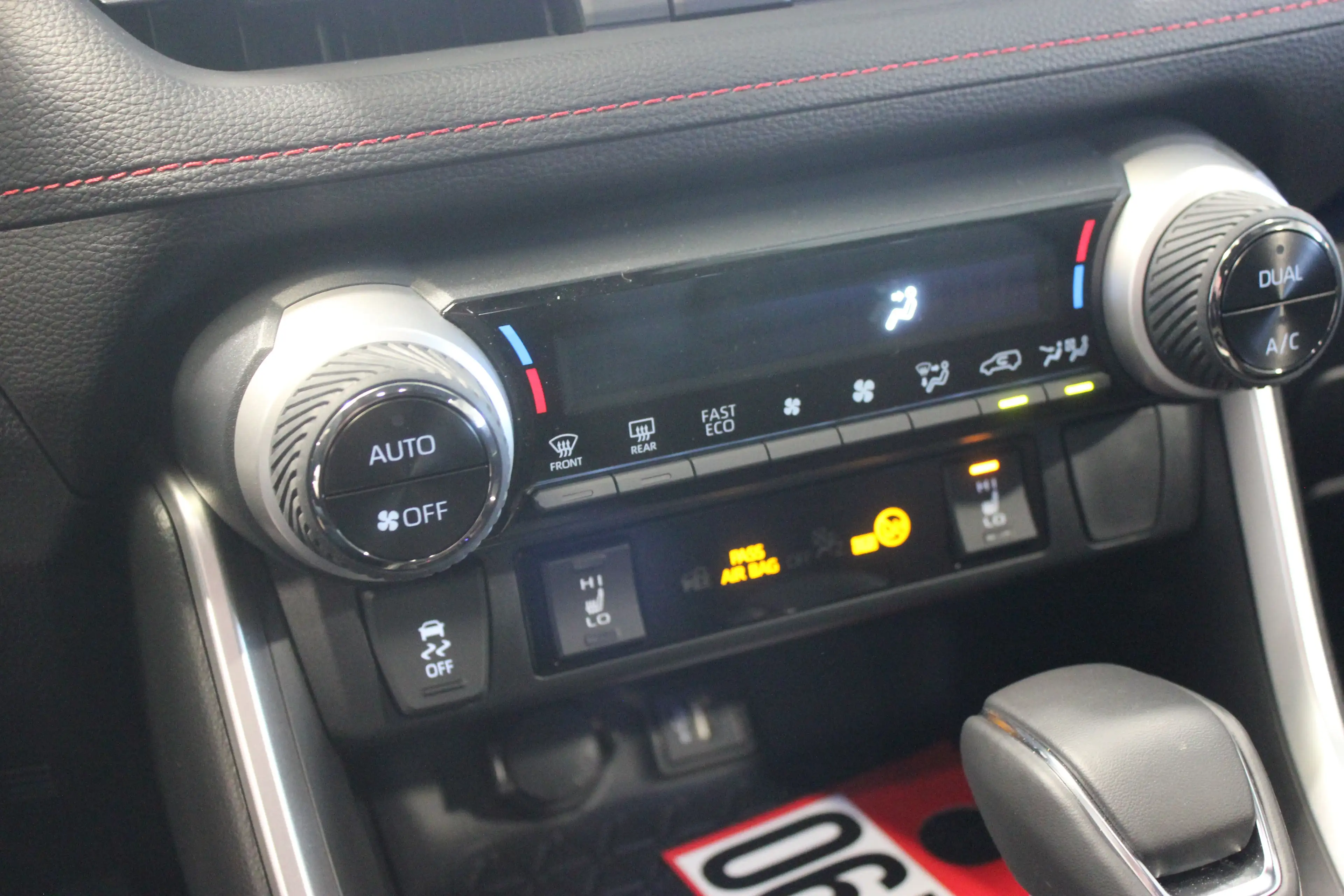 Suzuki Across PLUG-IN HYBRID — photo 11