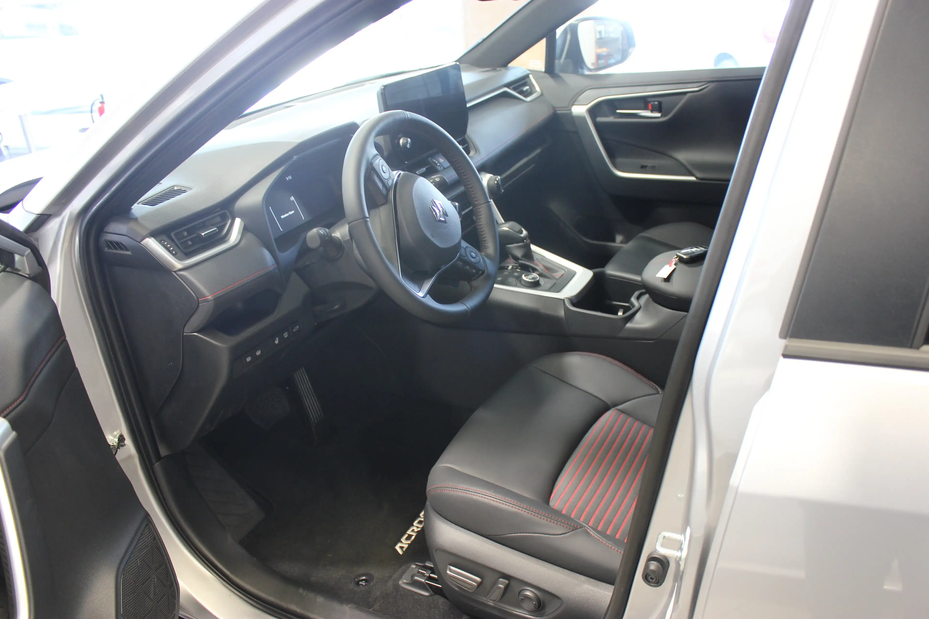 Suzuki Across PLUG-IN HYBRID — photo 7