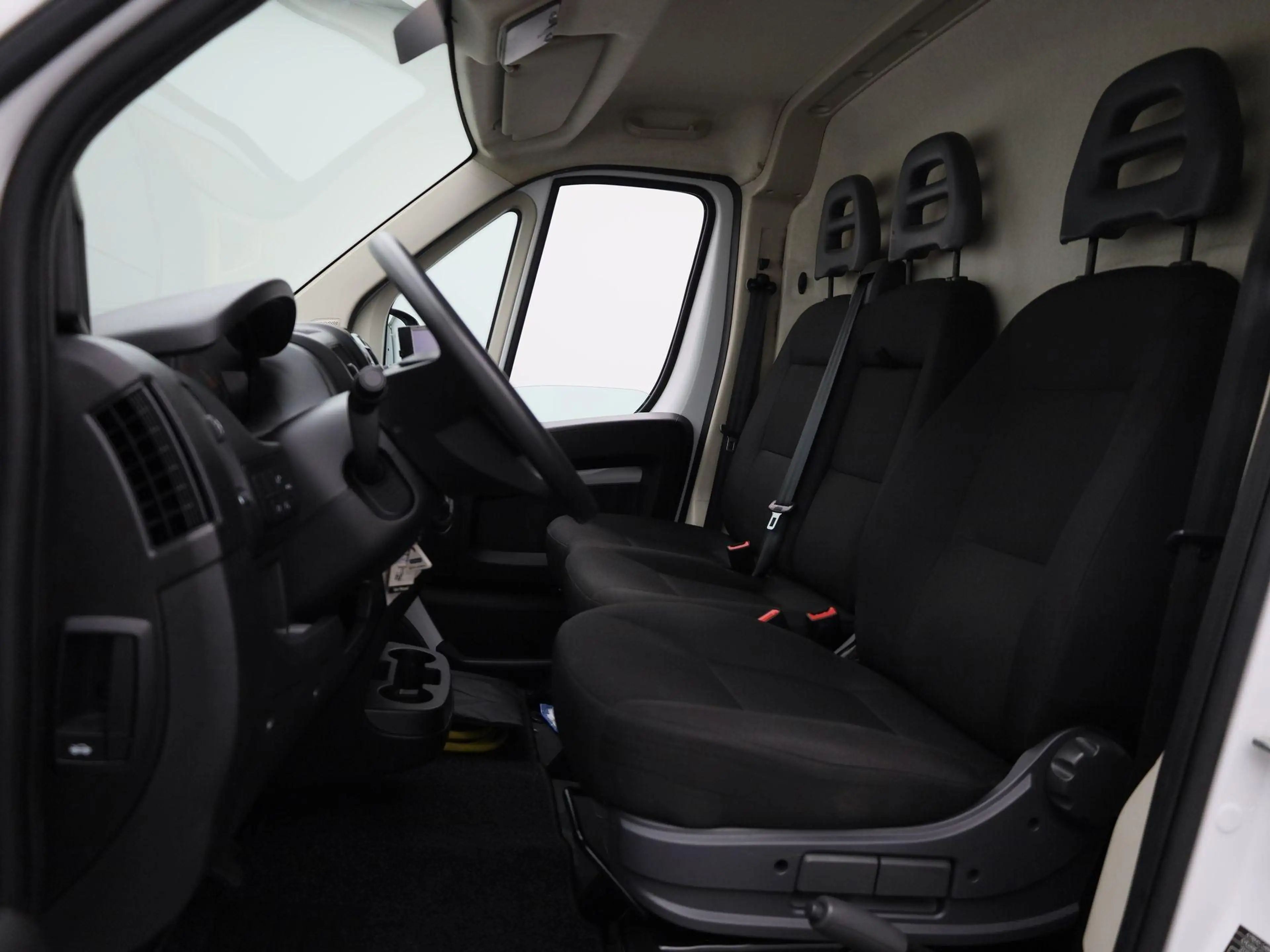 Fiat Ducato E-Ducato 3.5T L3H3 47 kWh — photo 10