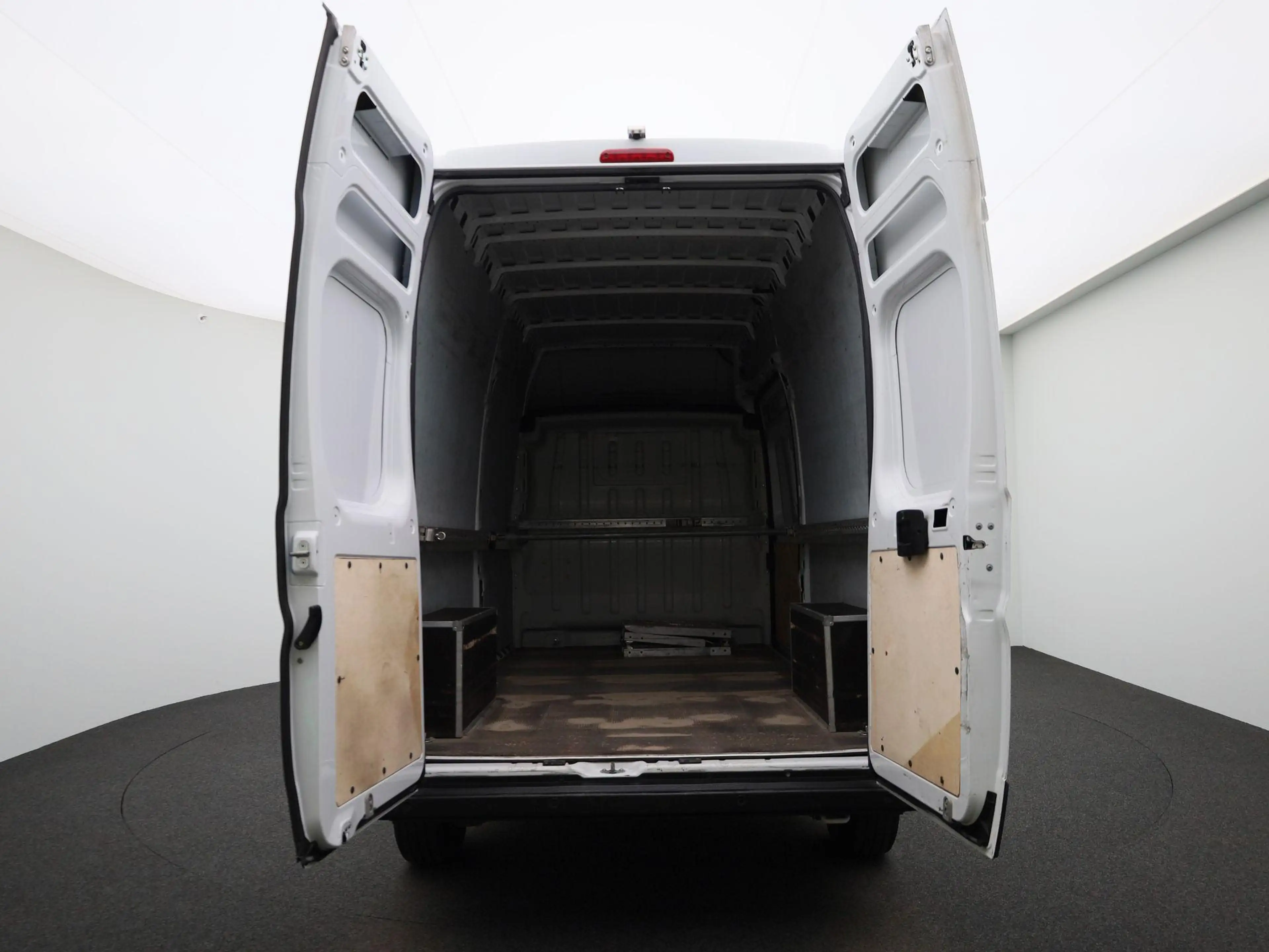 Fiat Ducato E-Ducato 3.5T L3H3 47 kWh — photo 12