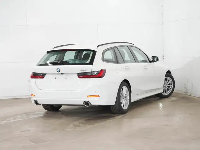 BMW 3 Series view 2