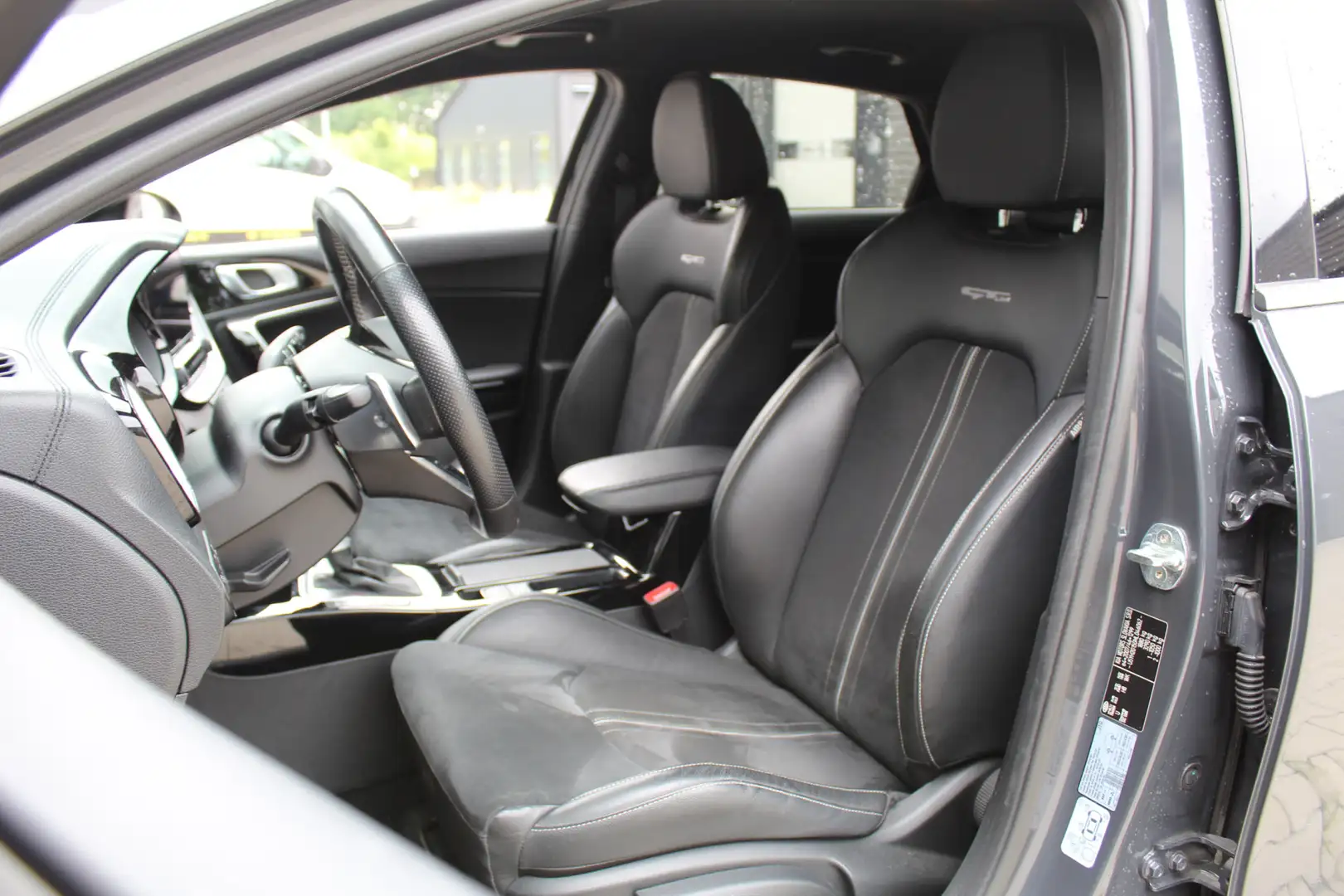 Kia ProCeed / pro_cee'd 1.5 T-GDI 160Pk GT-Line Automaat | Trekhaak | Lede Grau - 2