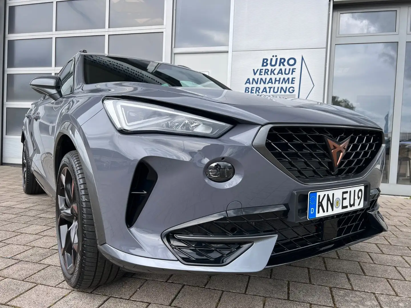 CUPRA Formentor 2.0 TSI DSG 4Drive V.-COCKP. AHK KAM Gris - 1