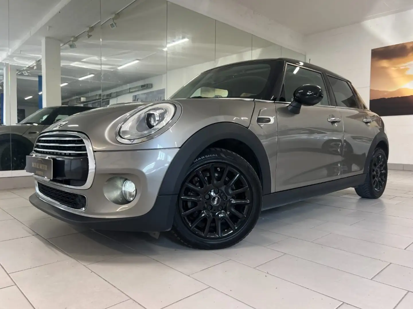 MINI Cooper D 1.5 Cooper D 5 porte MANUALE / NEOPATENTATI !! Grijs - 1