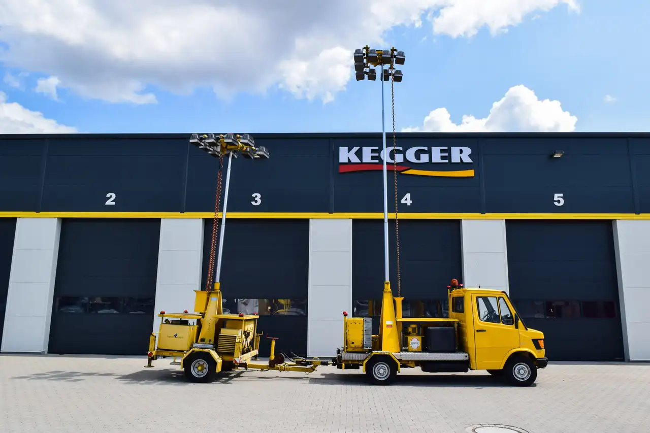 Mercedes-Benz 308D Automatik Lichtgiraffe mit Anhänger, foto 12