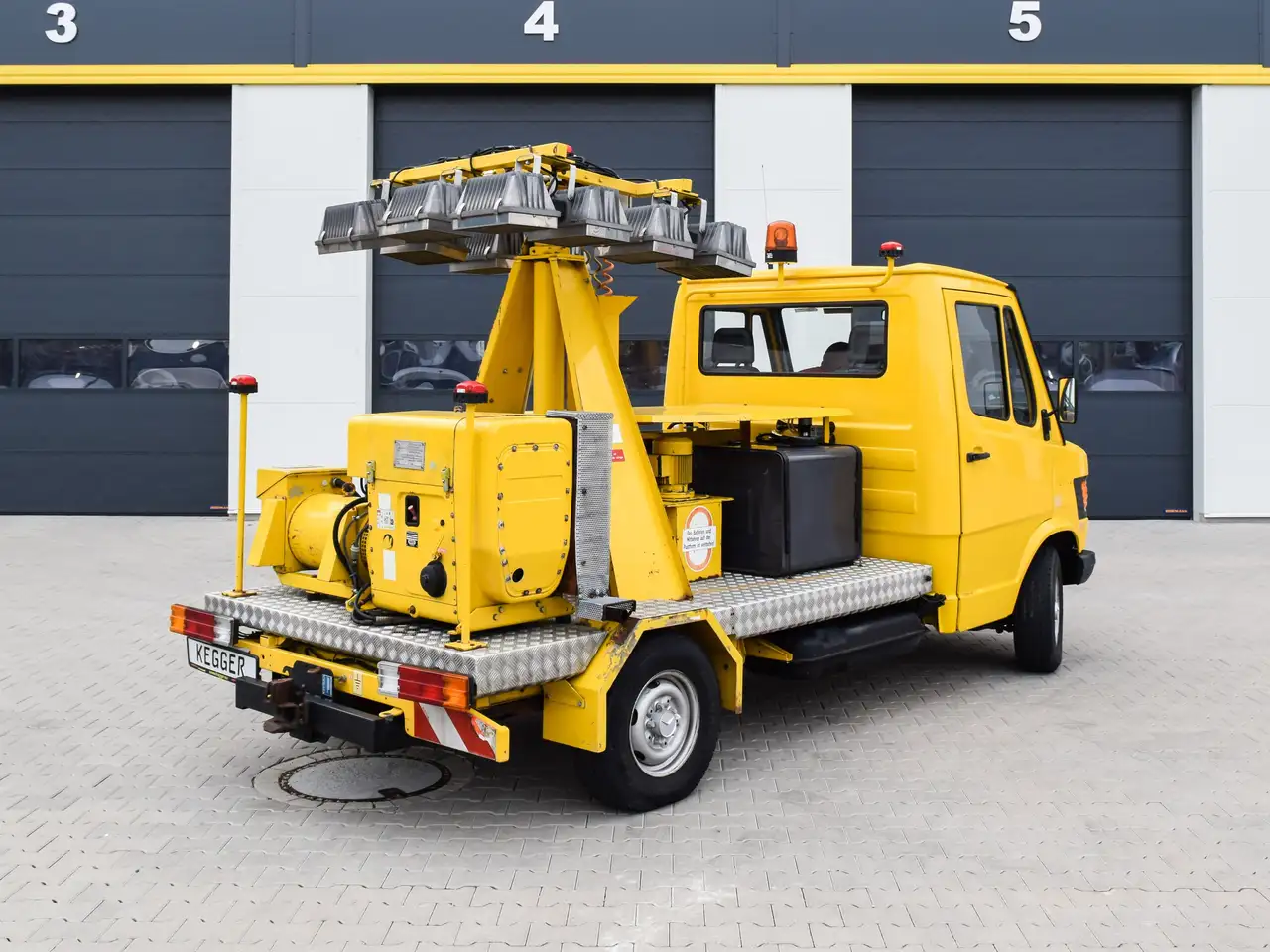 Mercedes-Benz 308D Automatik Lichtgiraffe mit Anhänger, foto 9