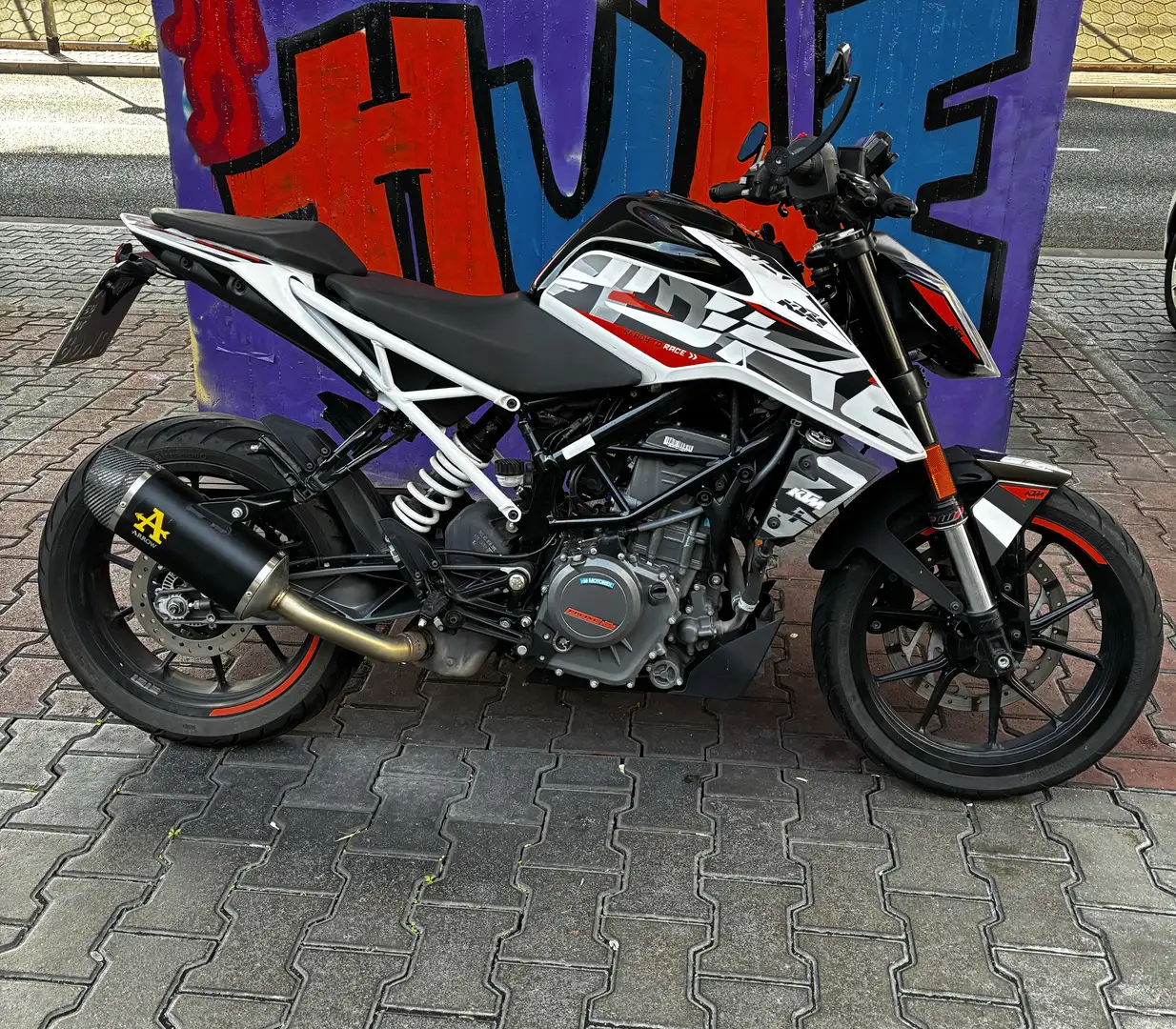 KTM 390 Duke Quickshifter, Arrow Slip-On etc. Bílá - 2