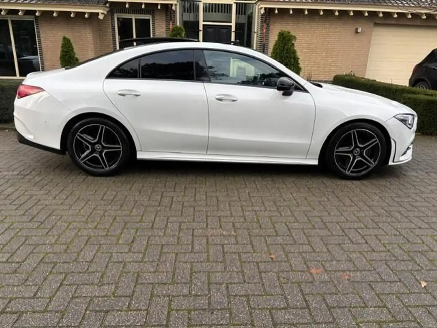 Mercedes-Benz CLA 180 AMG LINE PANO NAVI CAMERA - 2