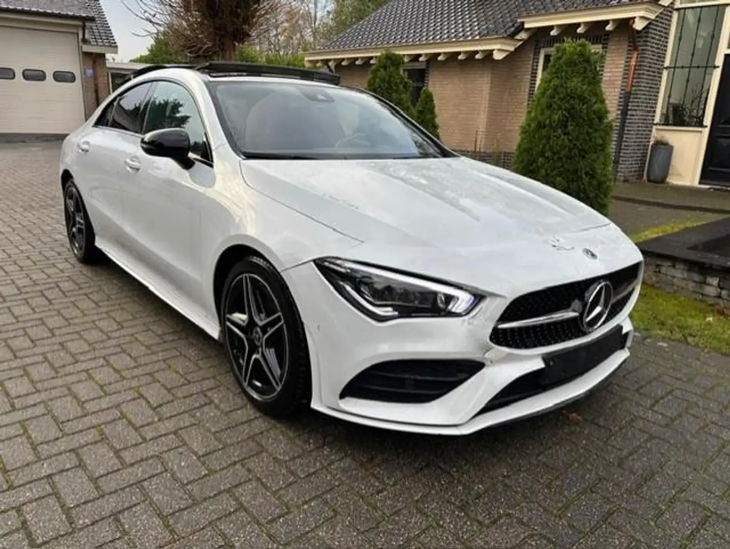 Mercedes-Benz CLA 180 AMG LINE PANO NAVI CAMERA - 1