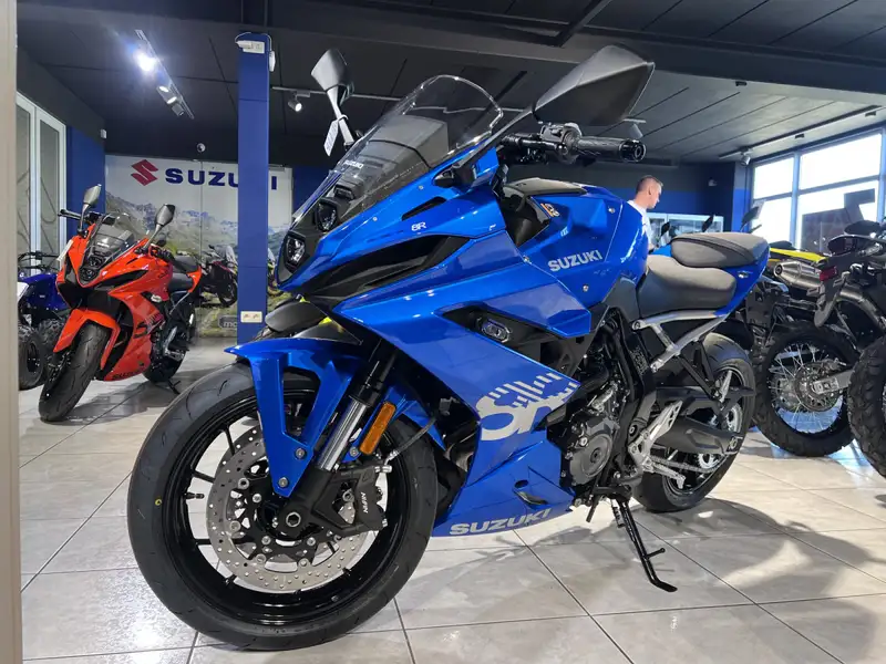 Suzuki GSX-8R - foto 2