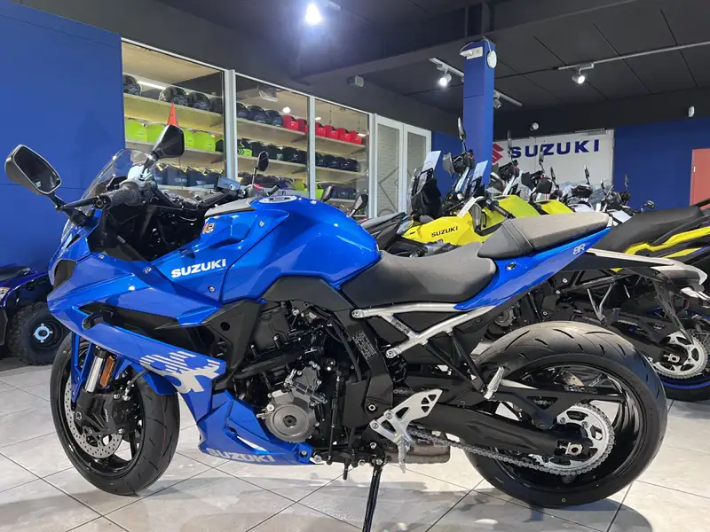 Suzuki GSX-8R - foto 4