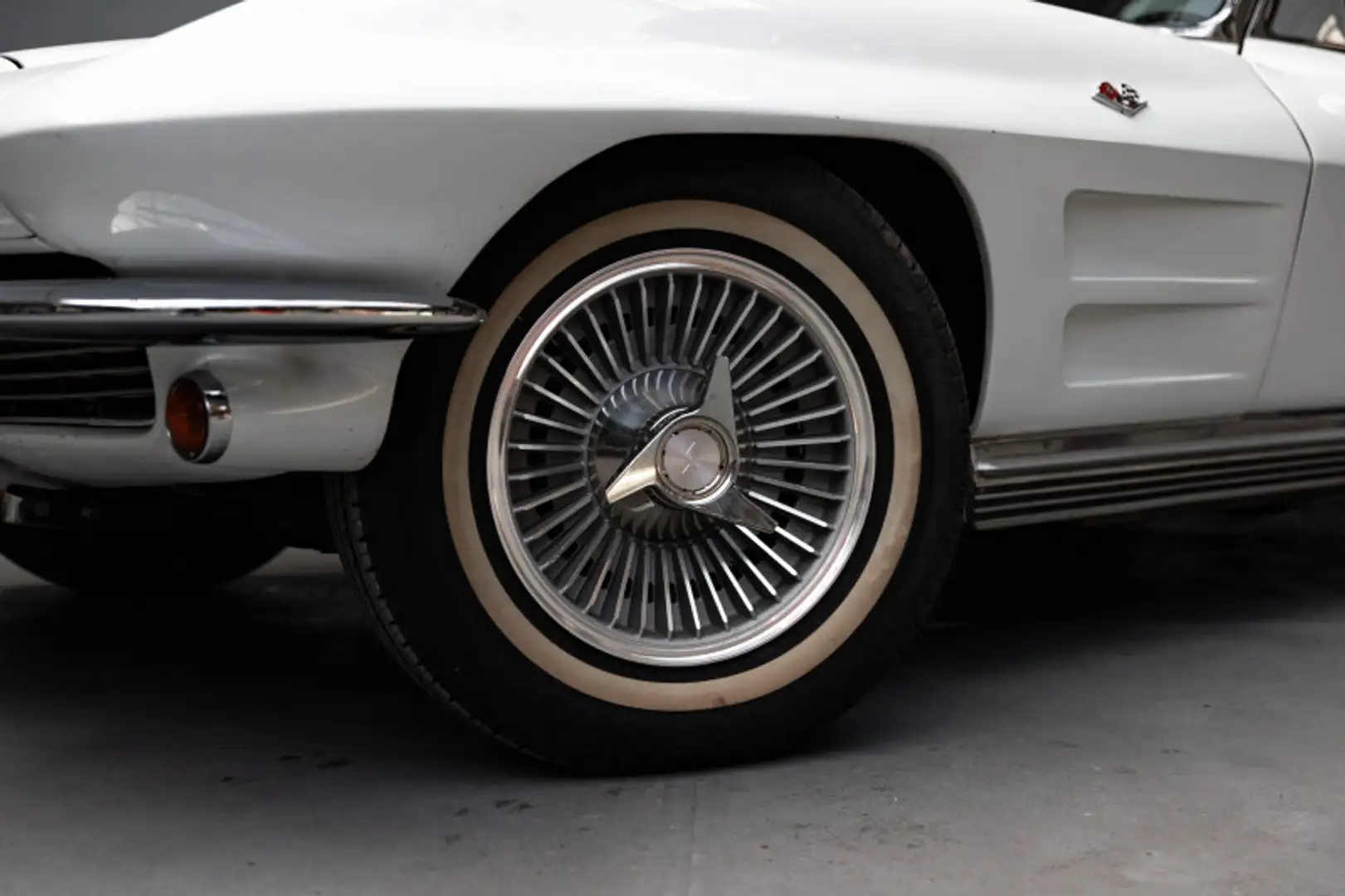 Corvette Stingray *1964 Série 0800* Weiß - 2