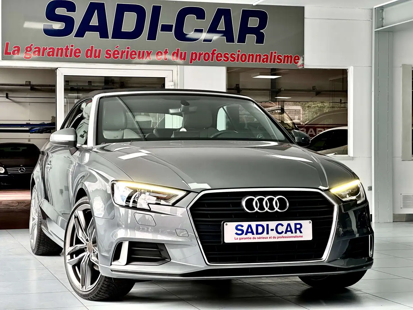 Audi A3 Cabriolet 35 TFSI - SPORT 1,5 TFSI 150cv Gris - 1