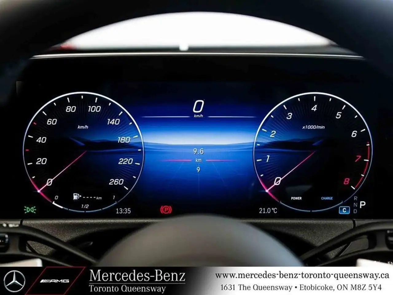 Mercedes-Benz E-Class снимка Mercedes-Benz E-Class