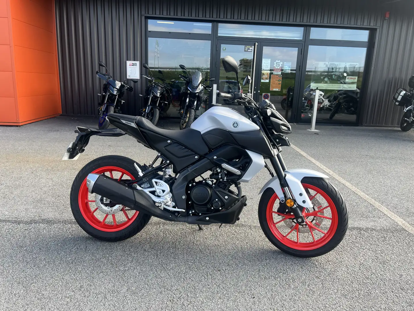 Yamaha MT-125 - 2
