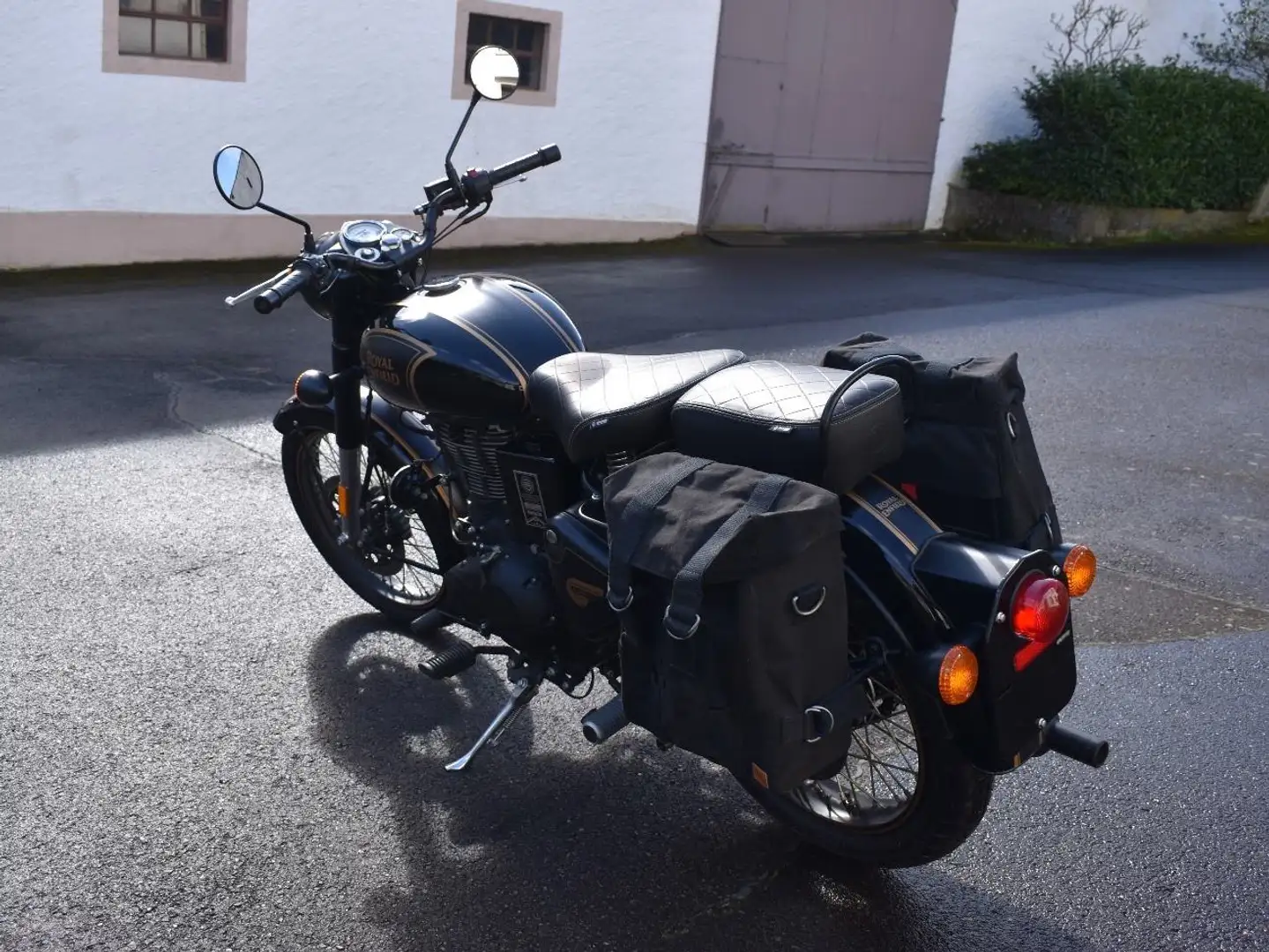Royal Enfield Classic Tribute Black Negru - 2