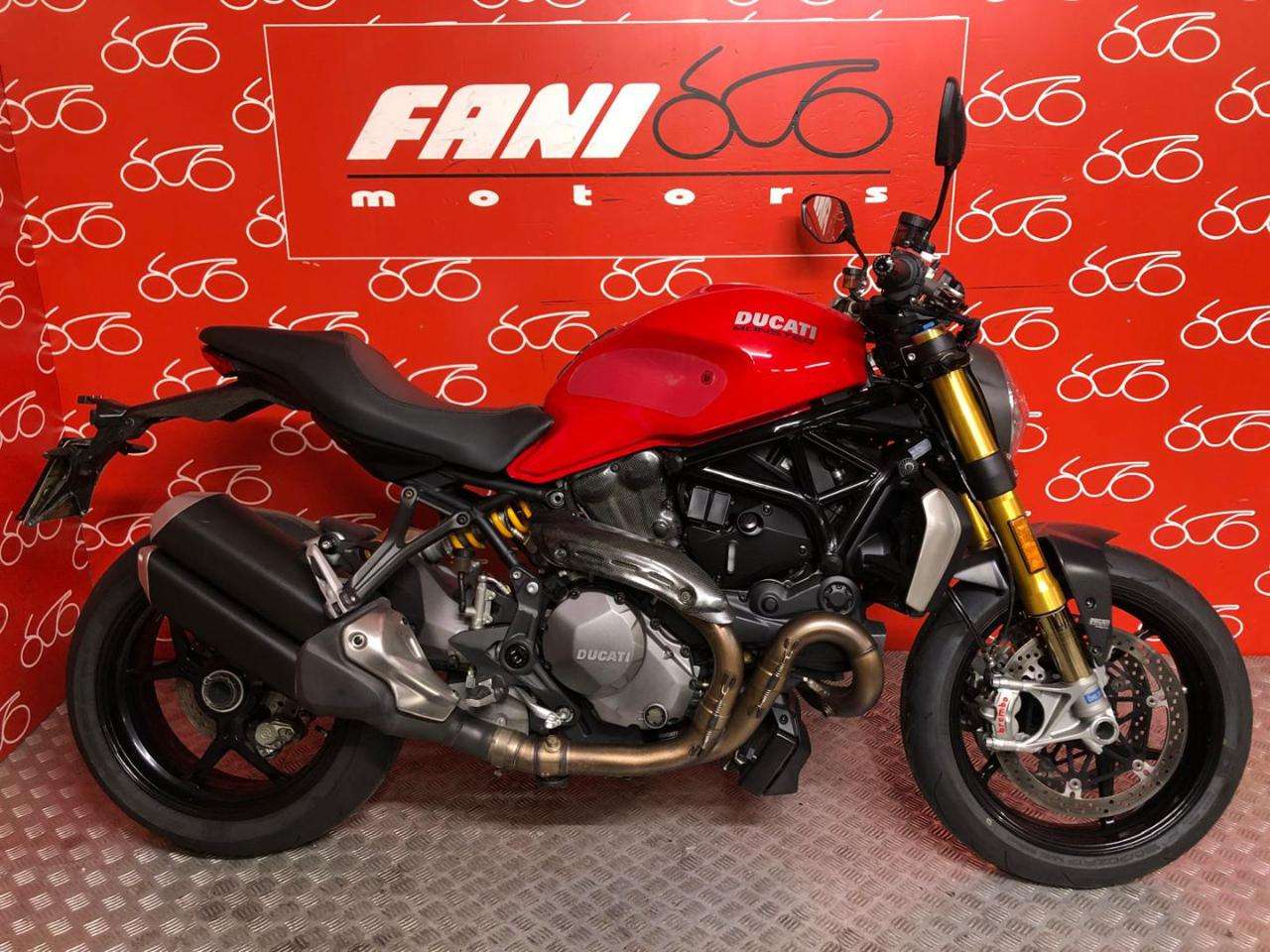 Ducati Monster 1200 s