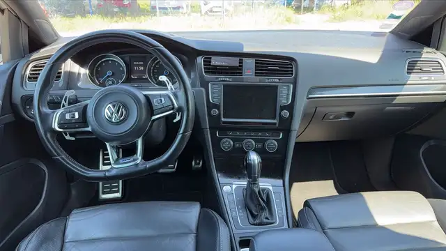 Volkswagen Golf view 11