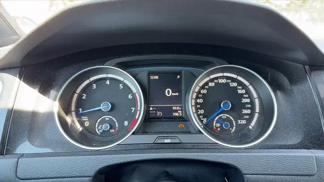 Volkswagen Golf view 12