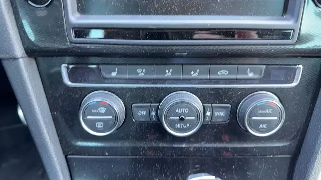 Volkswagen Golf view 13
