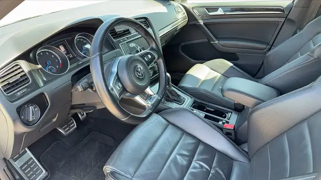 Volkswagen Golf view 8
