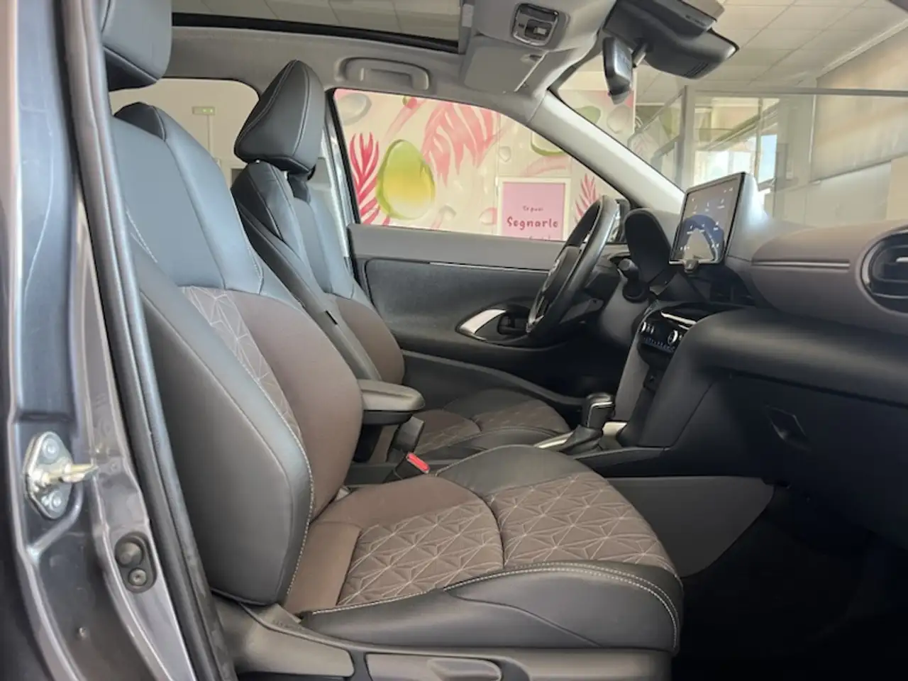 Toyota Yaris Cross 2022 1.5h Lounge fwd 116cv e-cvt SENZA OBBLIGO DI FINANZIAMENTO, миниатюра 5