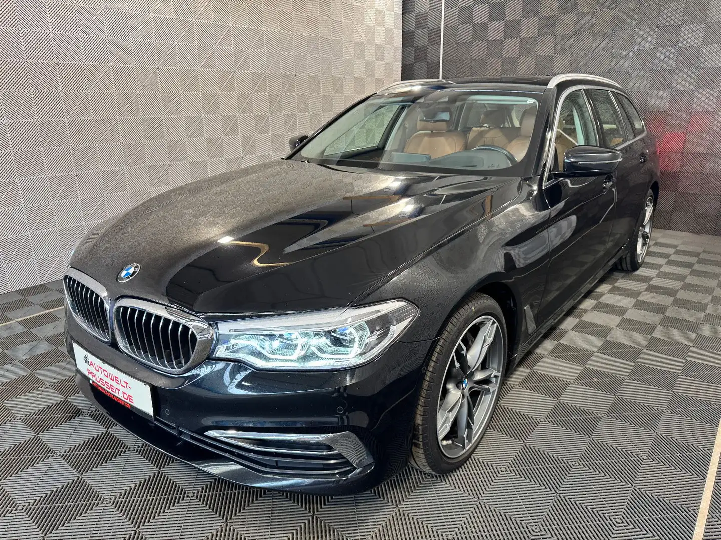 BMW 540 d Touring xDr.*LUXURY*LED-HEAD UP-R.KAM-PANO Schwarz - 2