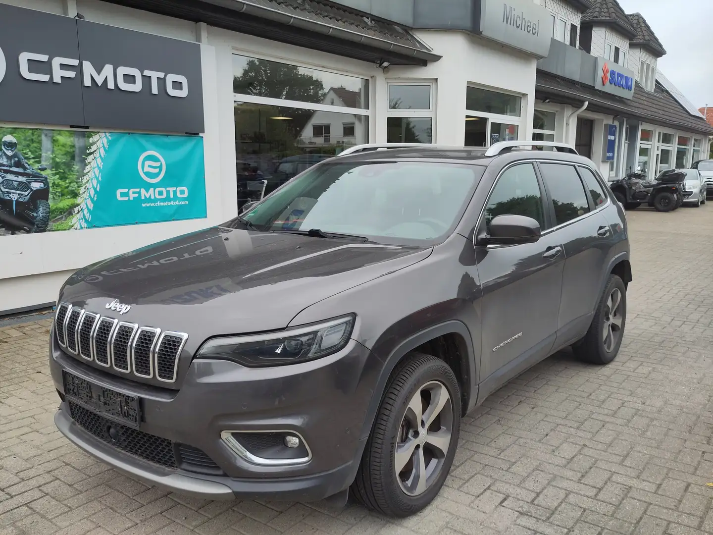 Jeep Cherokee Limited 4WD Grau - 2