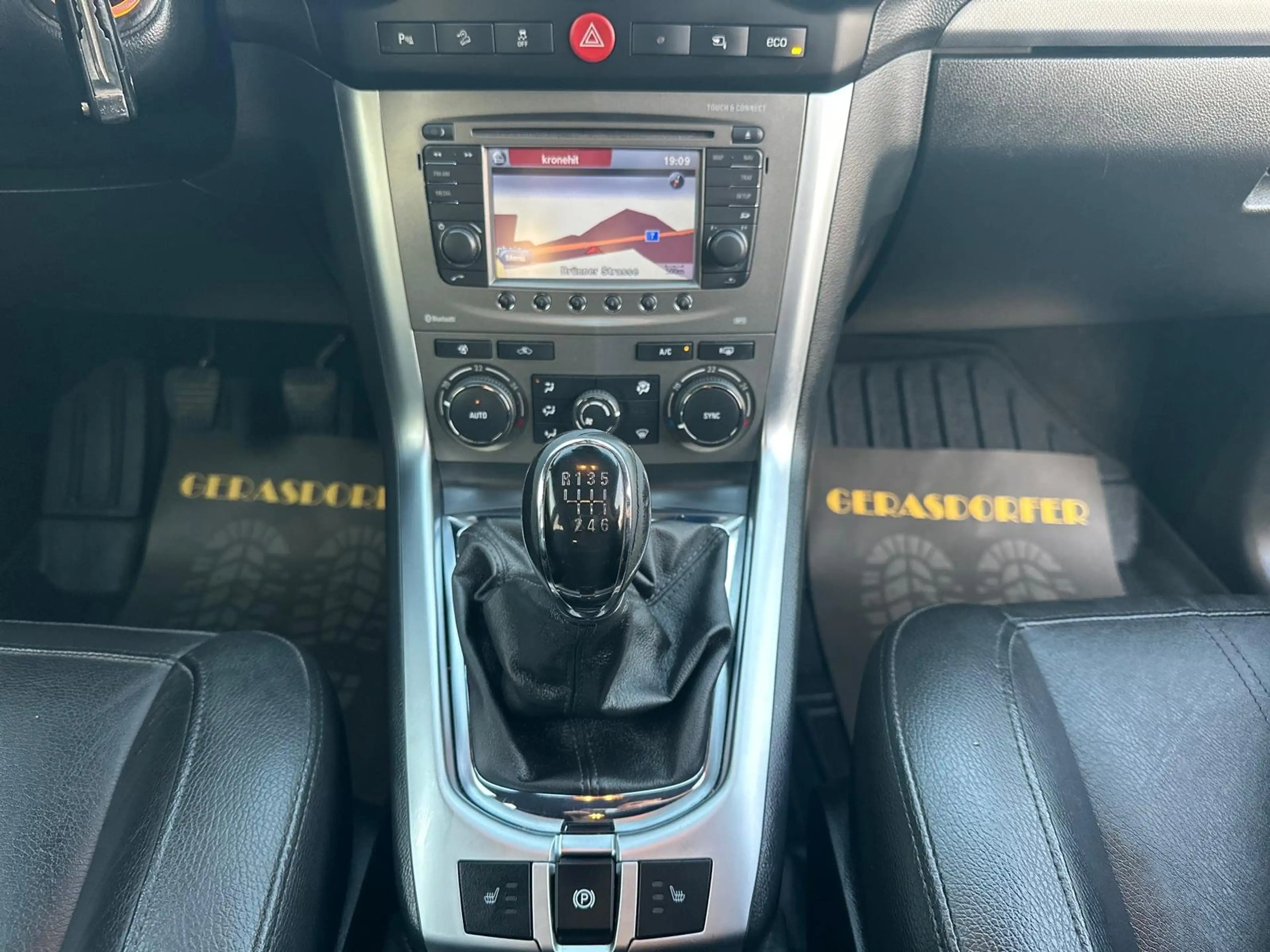Opel Antara 2.0CDTI 170PS Cosmo 4x4 *Leder*Navi*Xenon* — photo 14