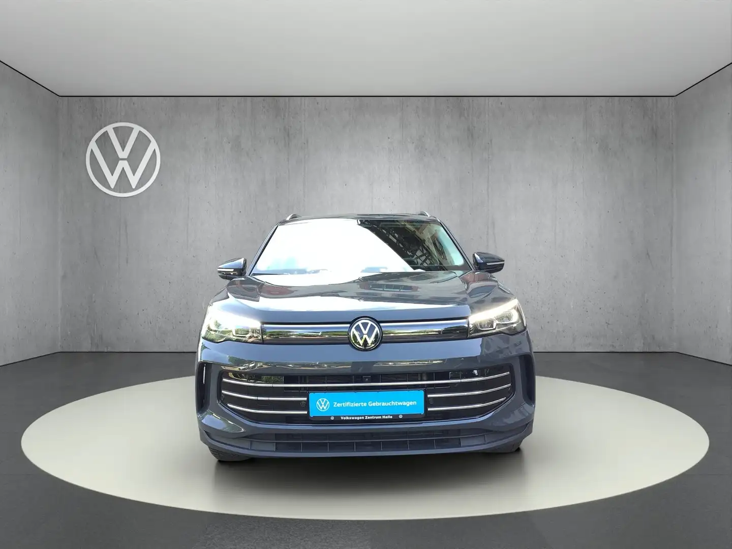 Volkswagen Tiguan 1.5 eTSI Elegance DSG Grau - 2