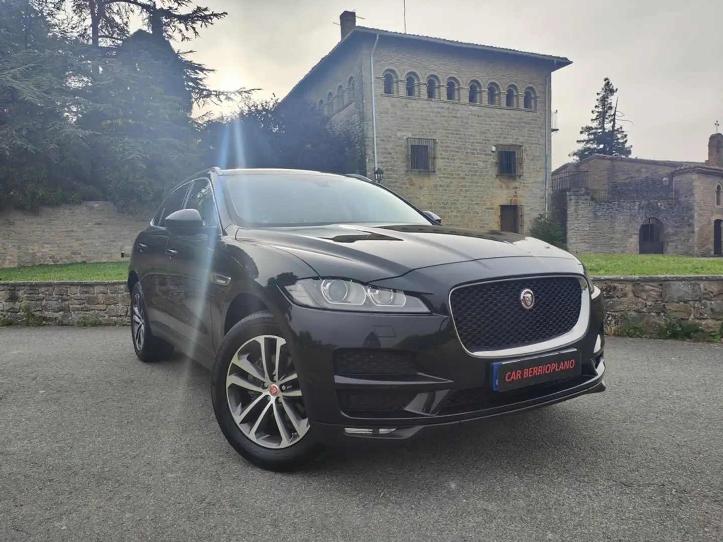 Jaguar F-Pace 2.0i4D R-Sport Aut. AWD 180 Negro - 1