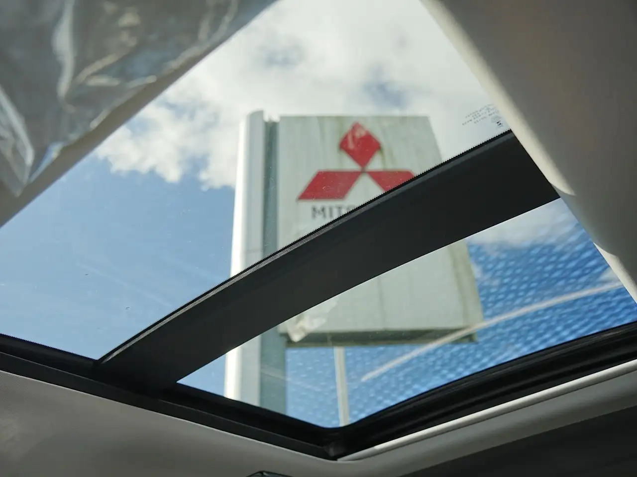 Mitsubishi Outlander снимка Mitsubishi Outlander