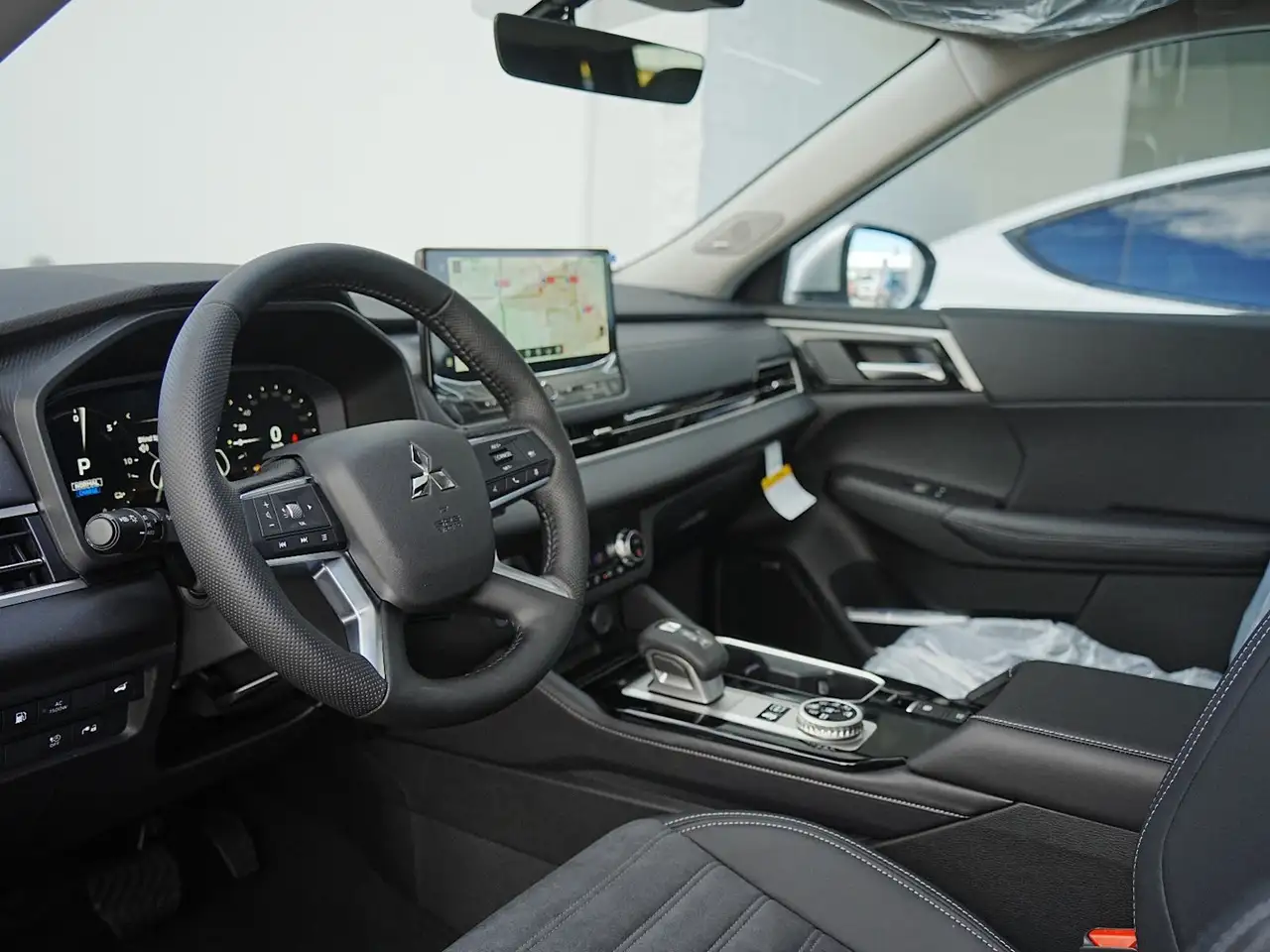 Mitsubishi Outlander снимка Mitsubishi Outlander
