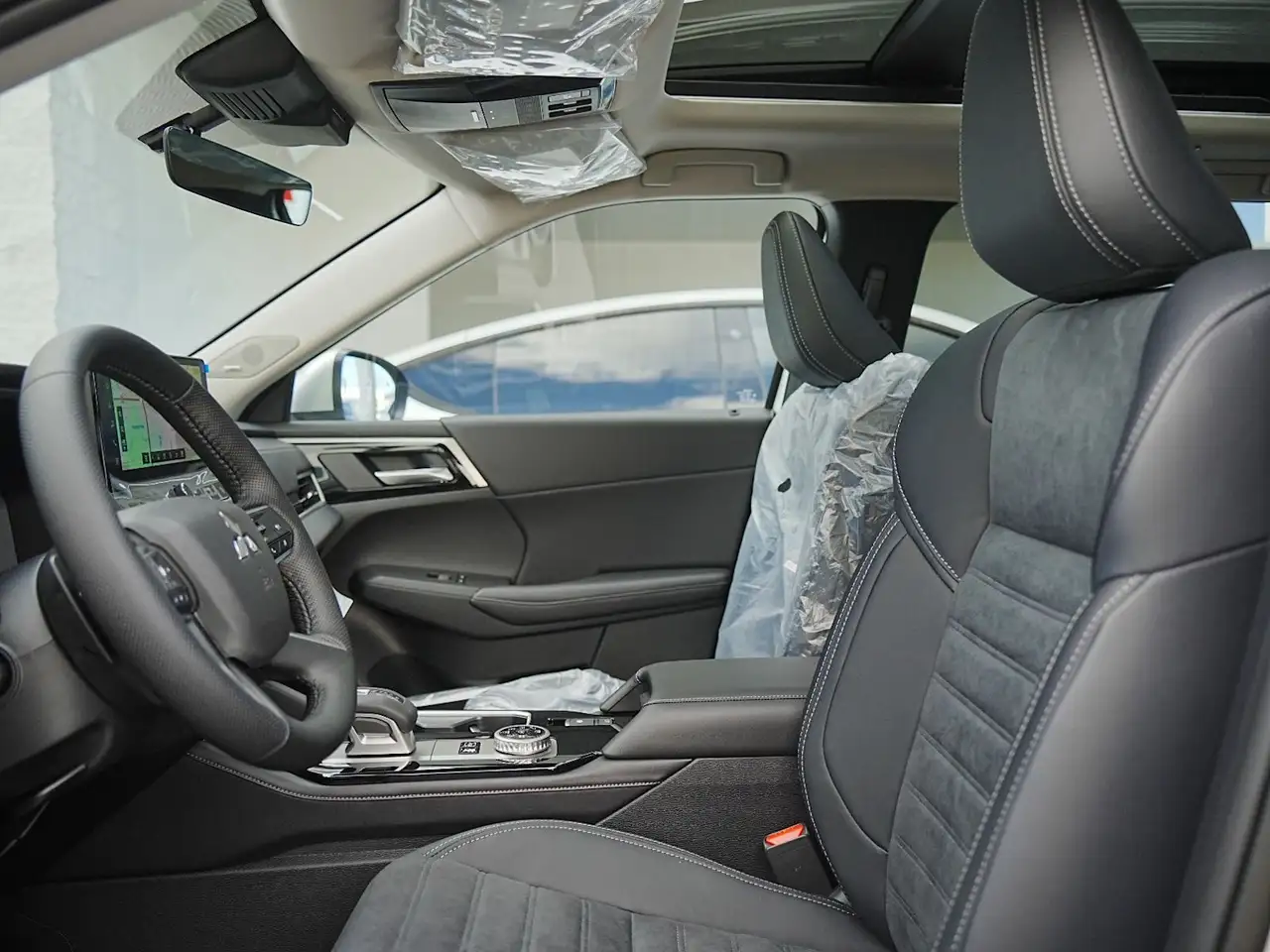 Mitsubishi Outlander снимка Mitsubishi Outlander