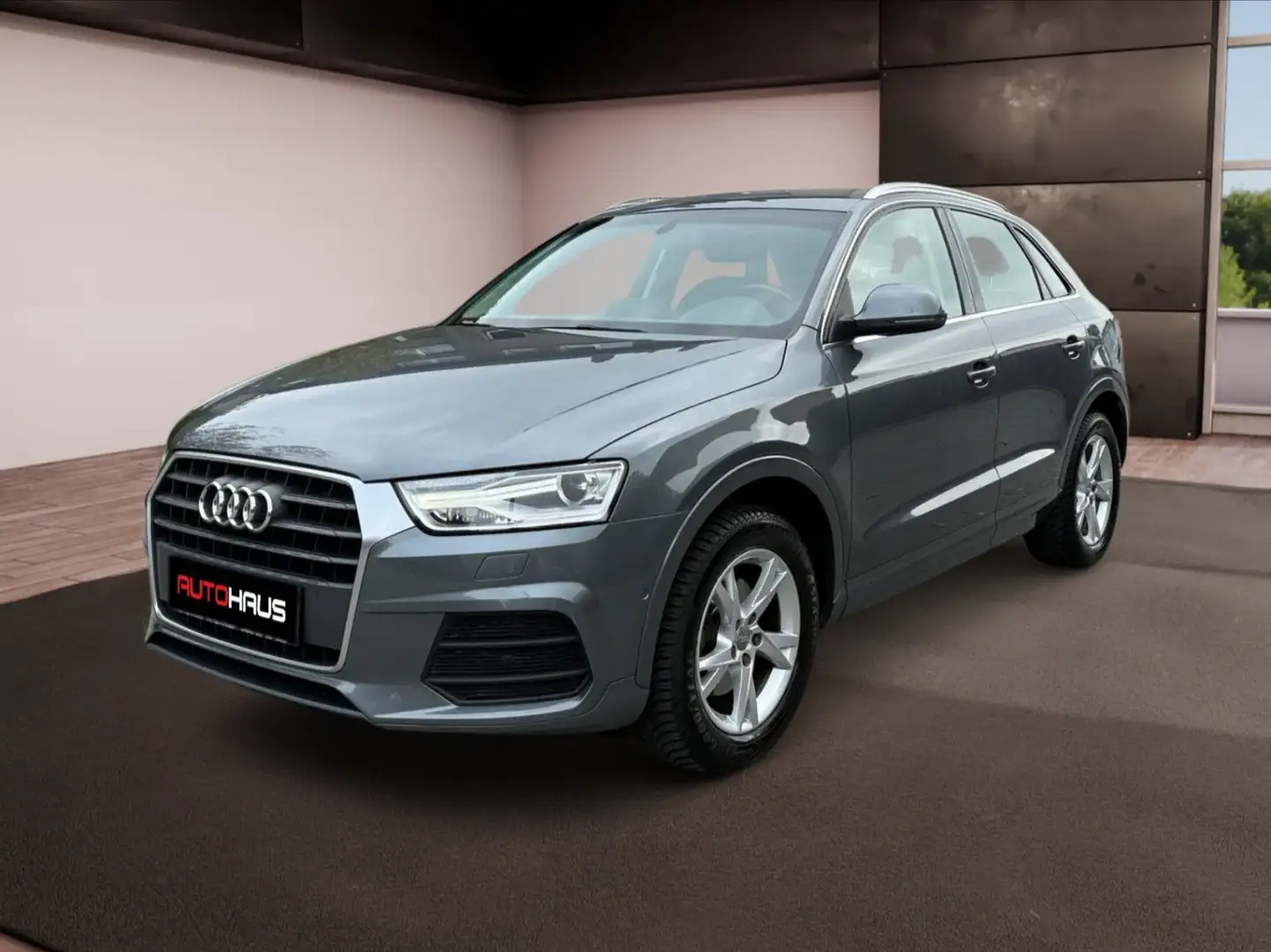 Audi Q3 sport Grau - 1