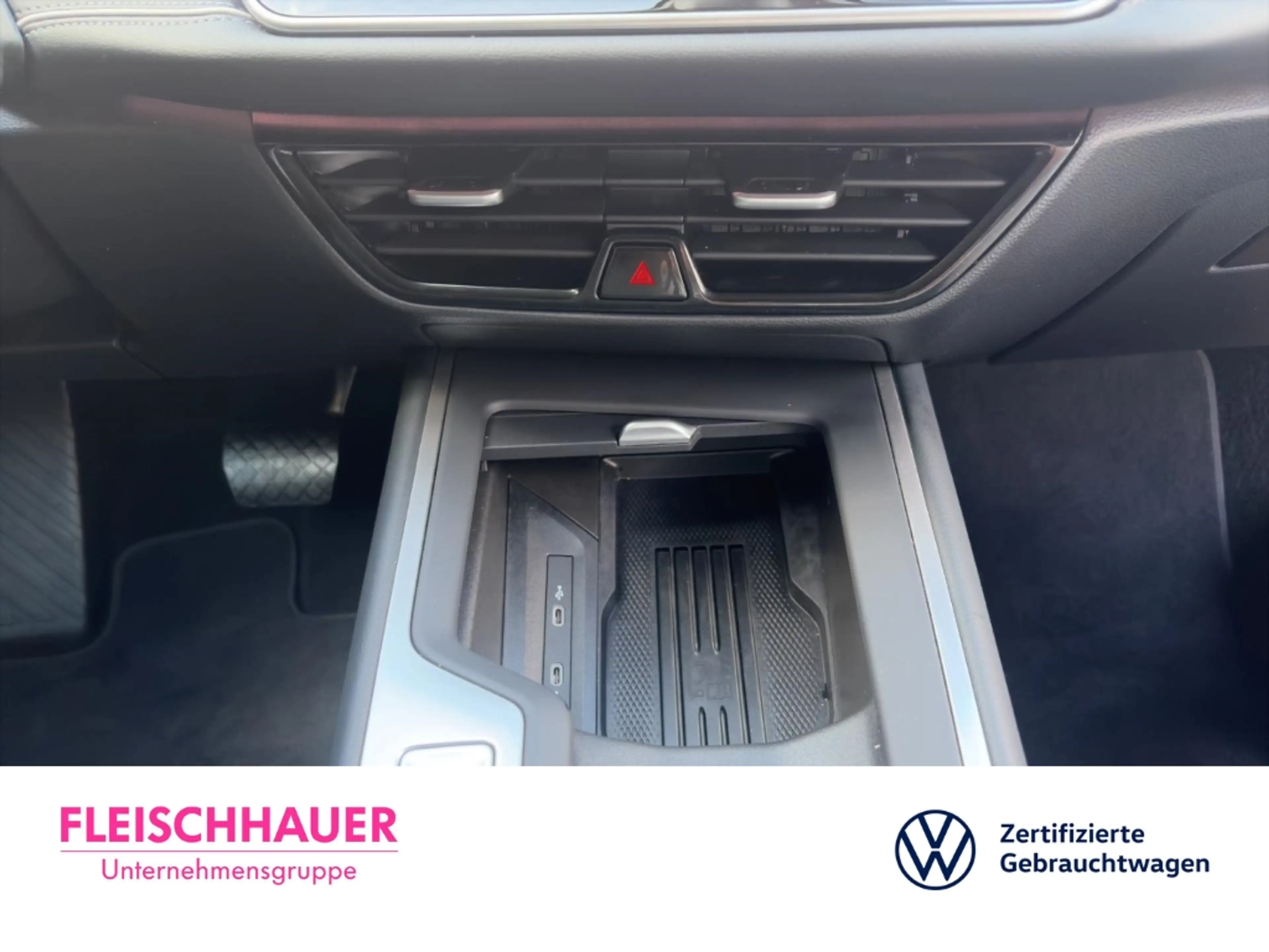 Volkswagen Passat Variant 1.5 eTSI DSG AHK-klappbar Navi VC 360 Kamera NW-Ga — photo 14