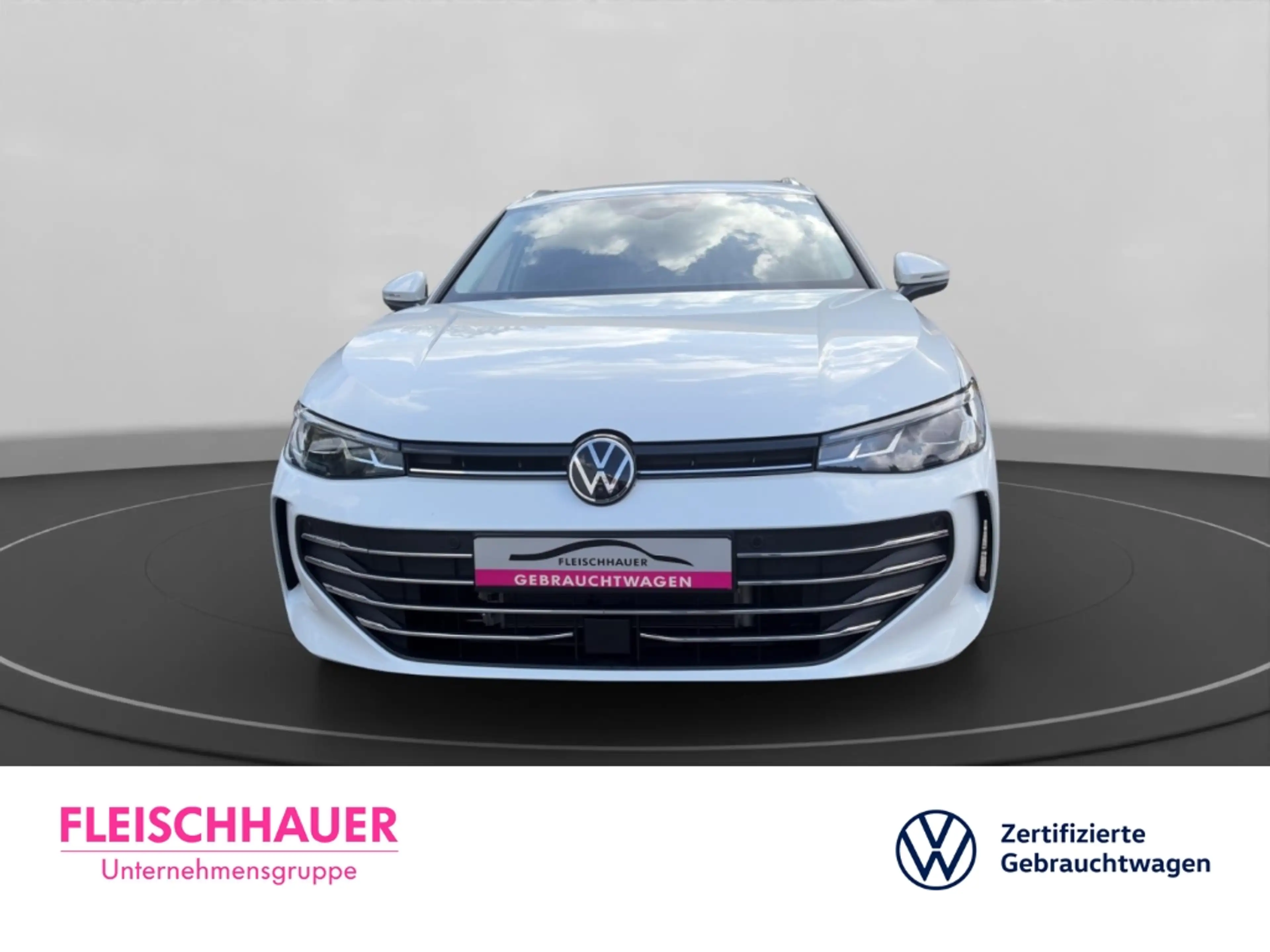 Volkswagen Passat Variant 1.5 eTSI DSG AHK-klappbar Navi VC 360 Kamera NW-Ga — photo 2