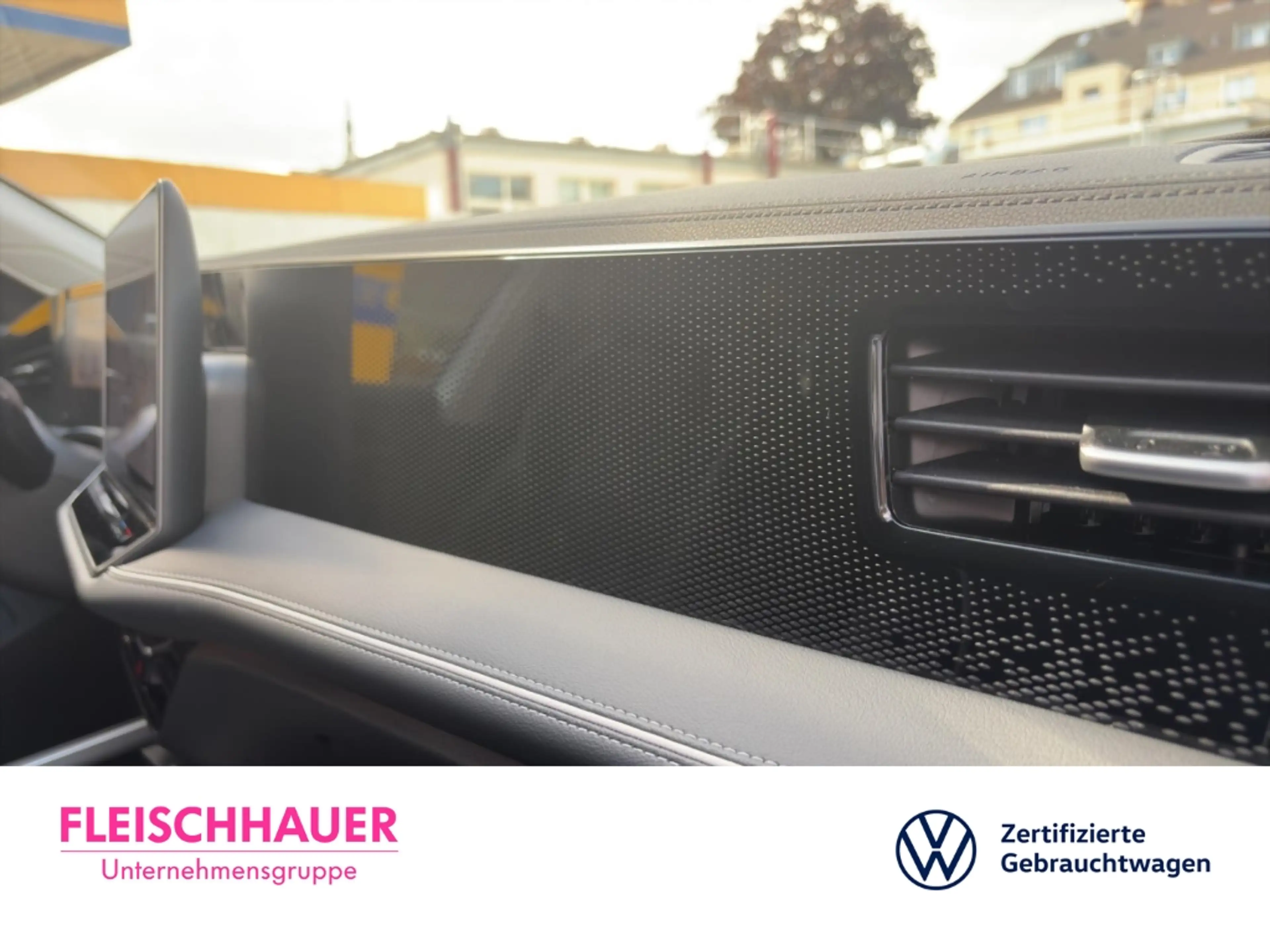 Volkswagen Passat Variant 1.5 eTSI DSG AHK-klappbar Navi VC 360 Kamera NW-Ga — photo 18